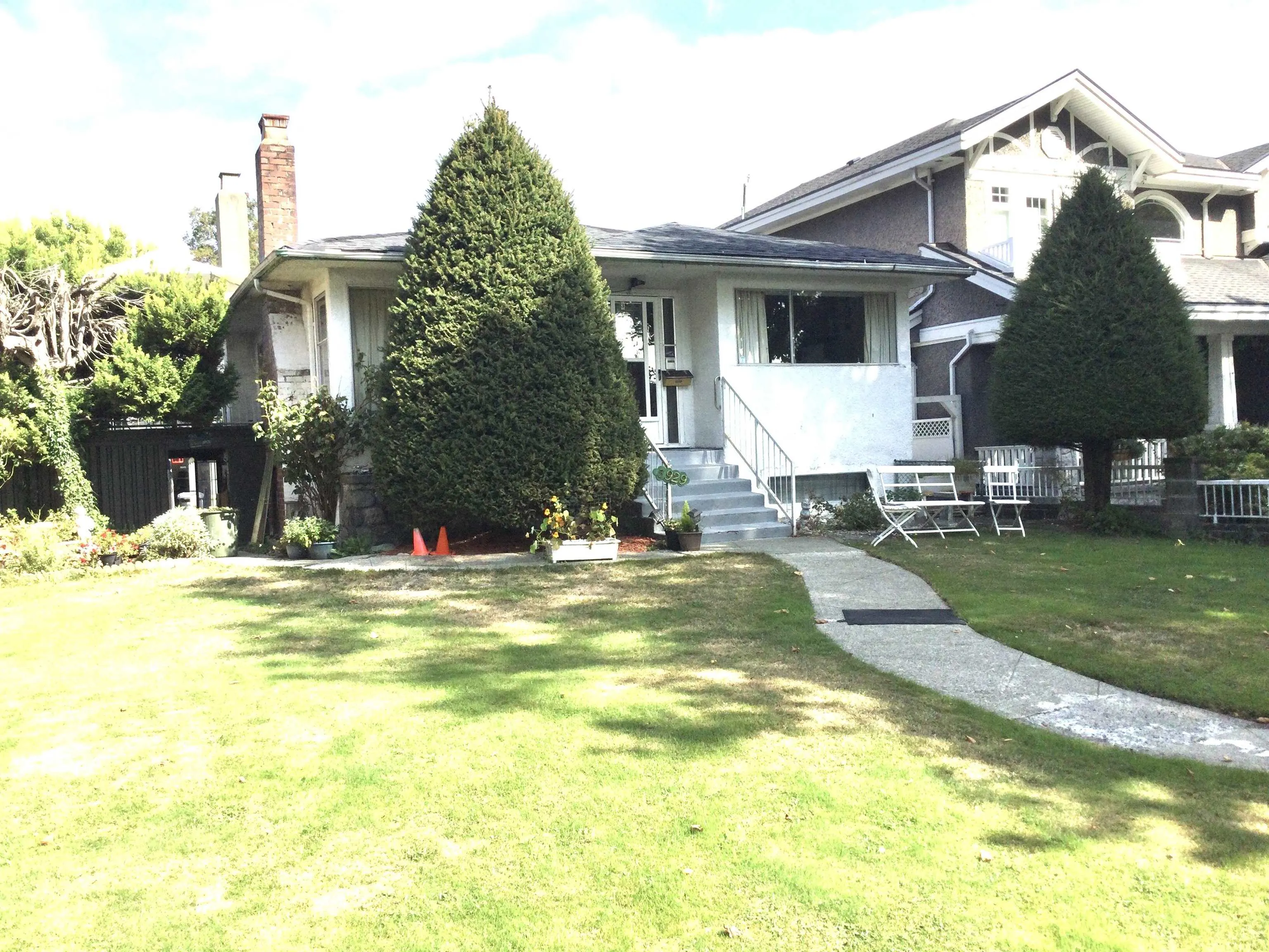 3929 Triumph Street