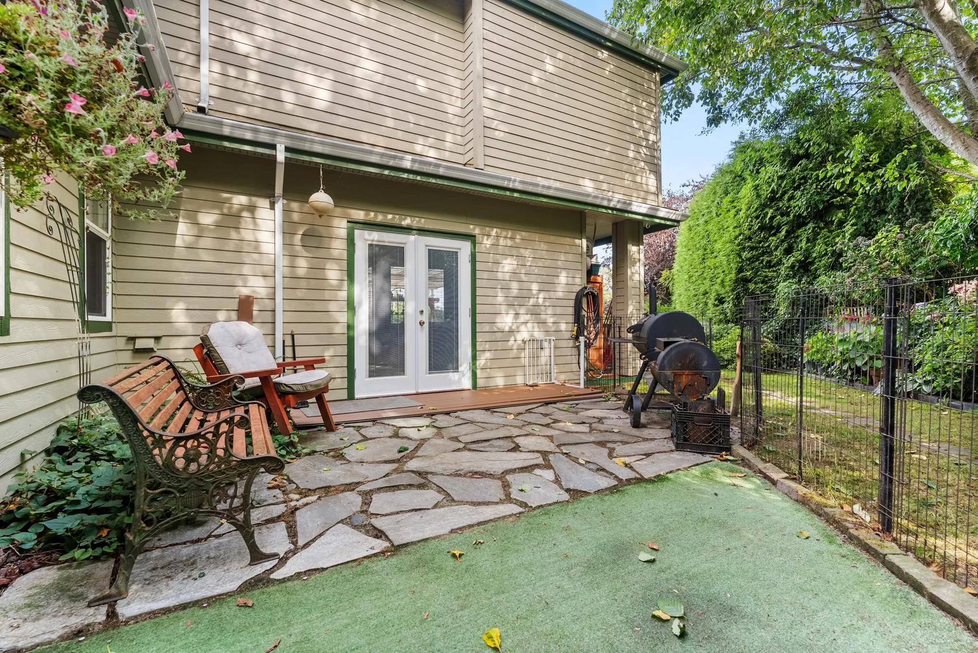330 Rosehill Wynd