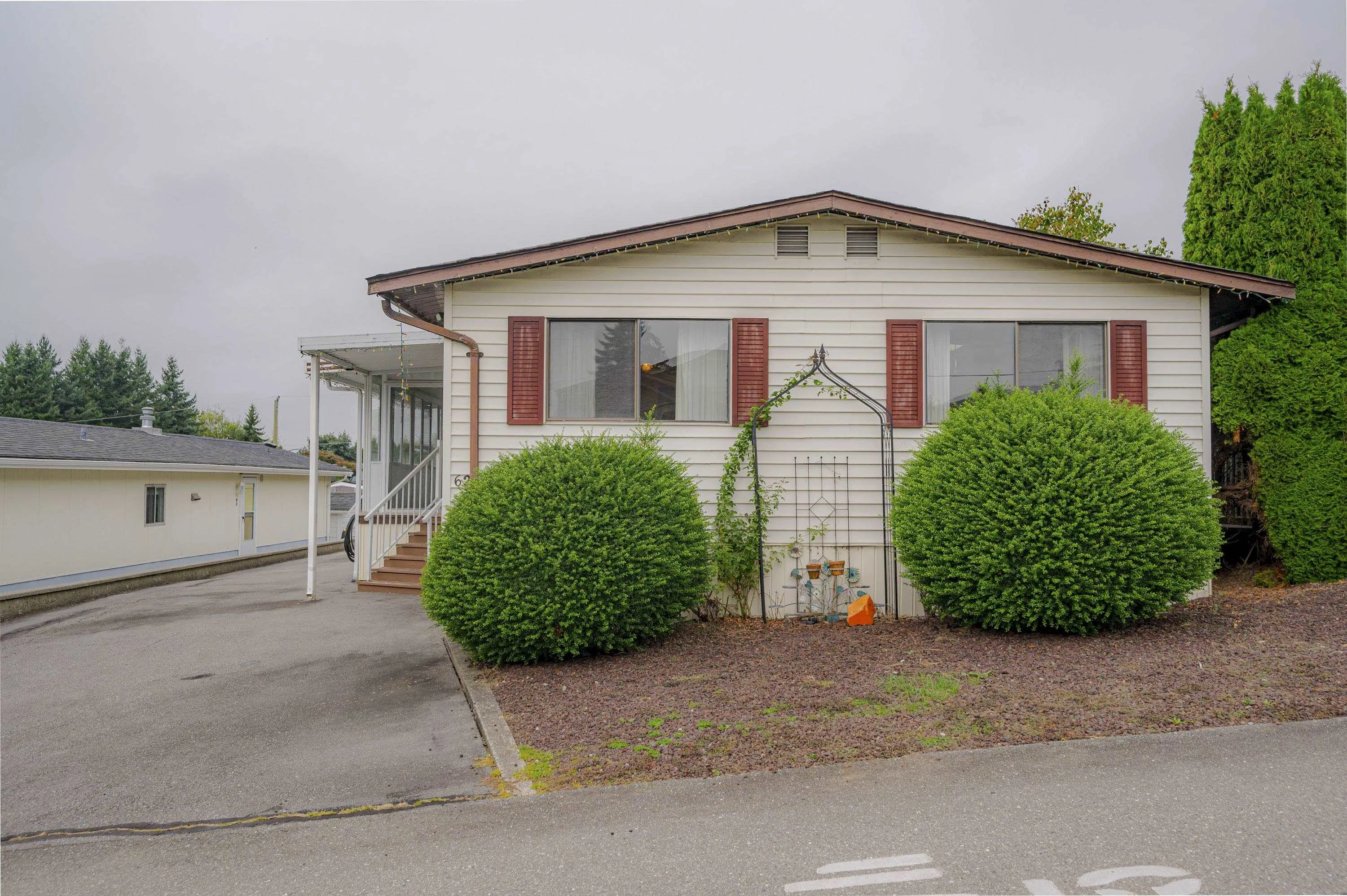 62 27111 0 Avenue