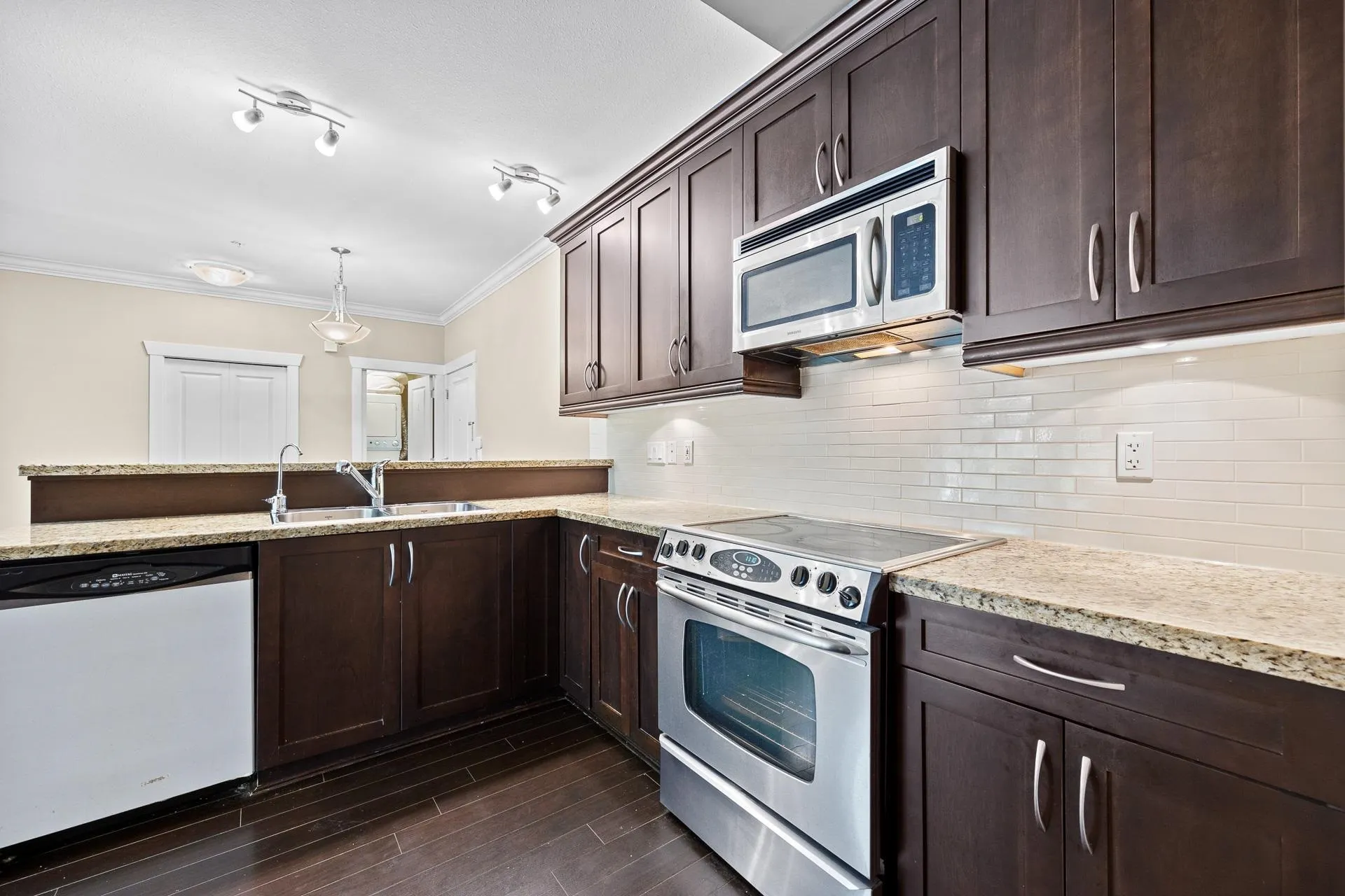 103 15368 17a Avenue