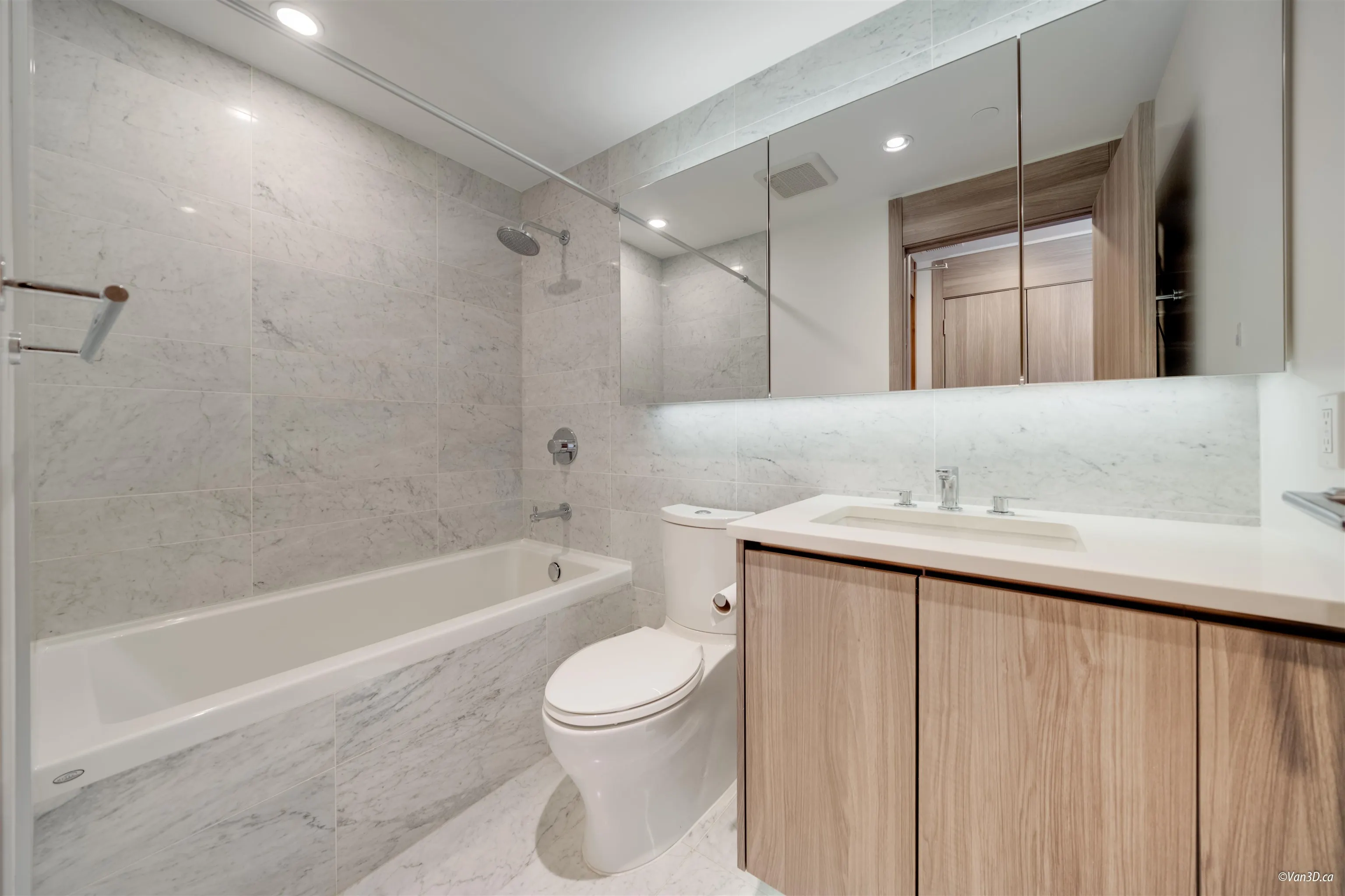 3006 4730 Lougheed Highway