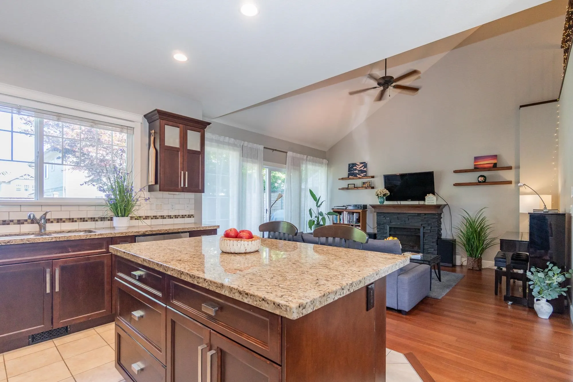 10 32792 Lightbody Court