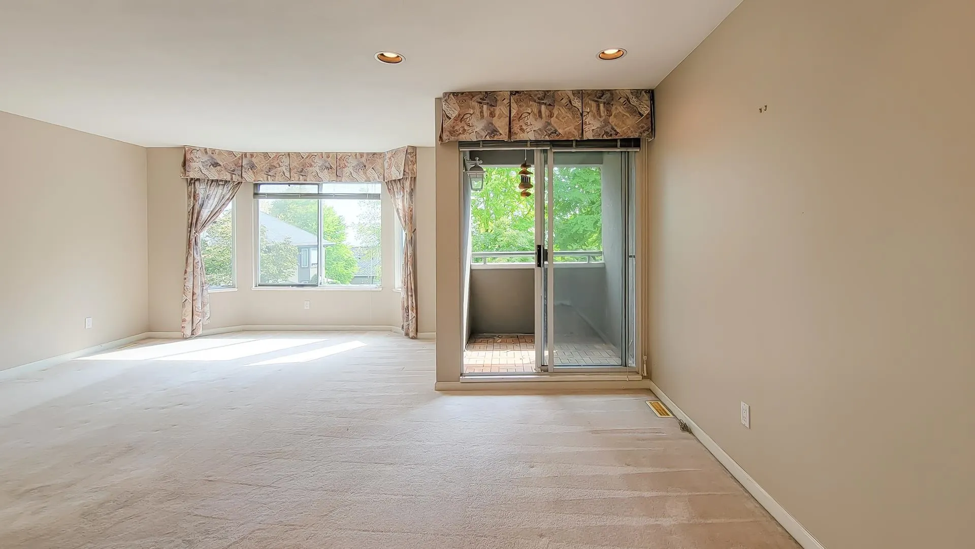 8 2990 Panorama Drive