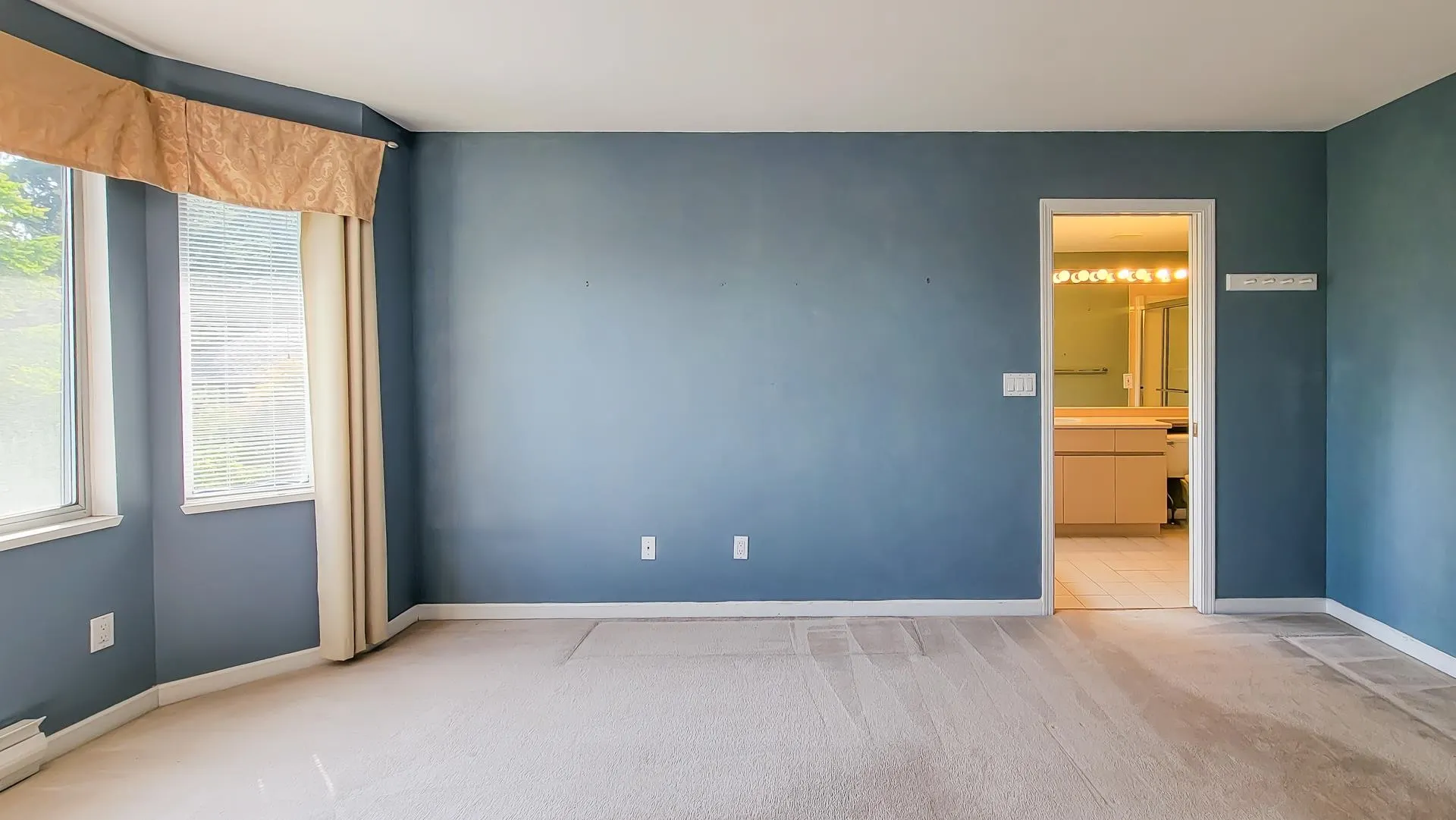 8 2990 Panorama Drive