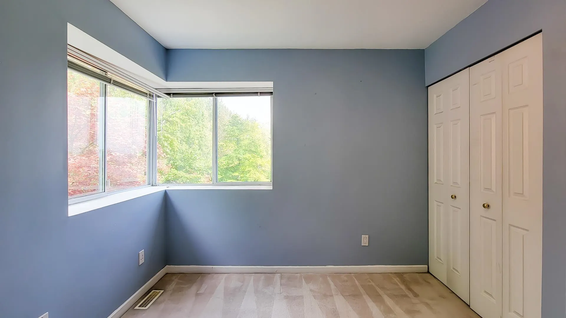 8 2990 Panorama Drive