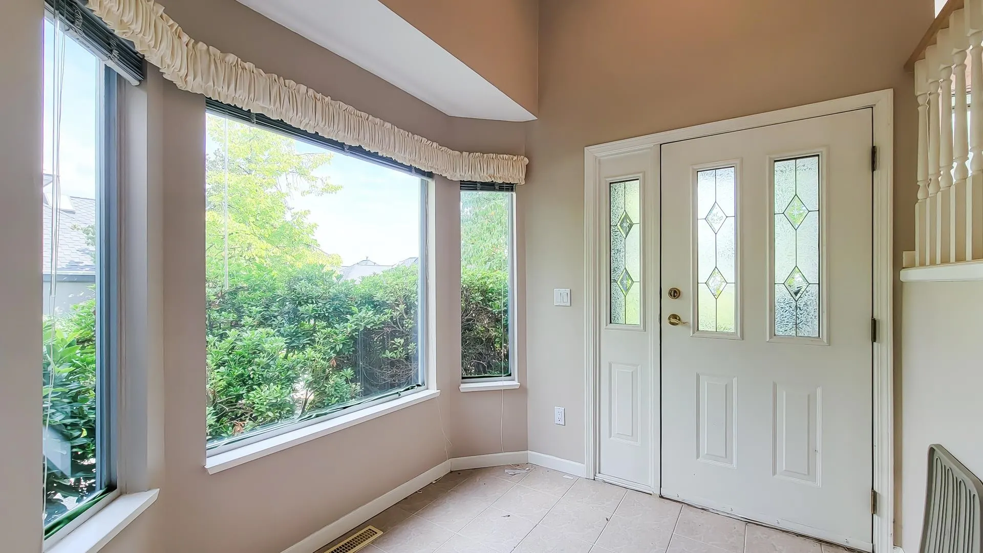 8 2990 Panorama Drive