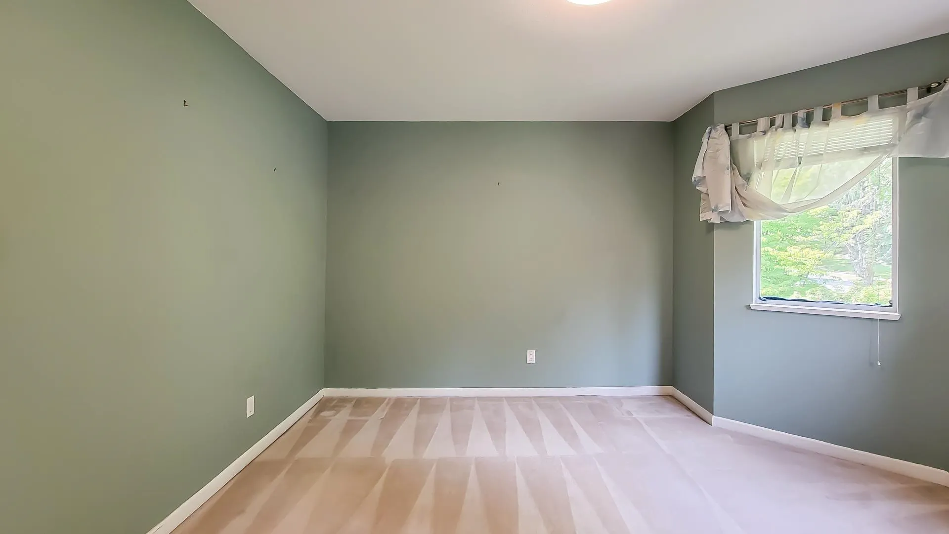 8 2990 Panorama Drive