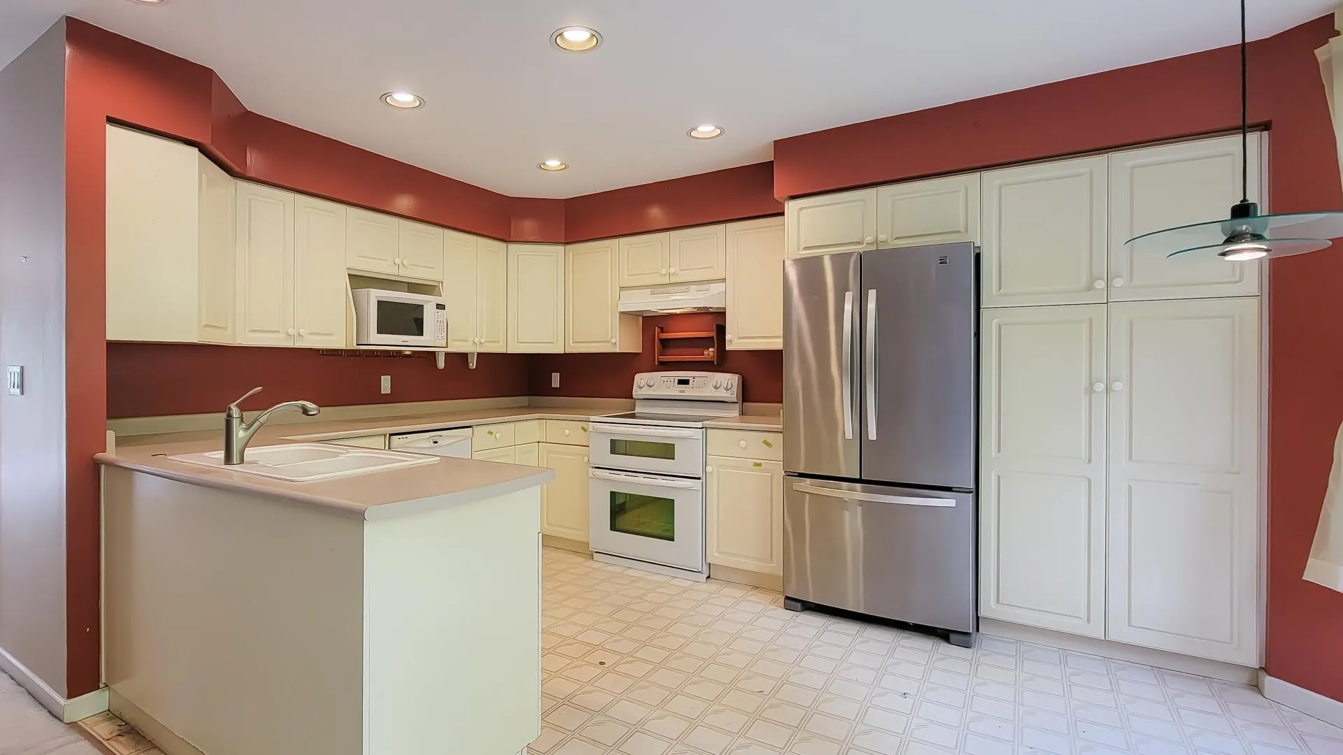 8 2990 Panorama Drive