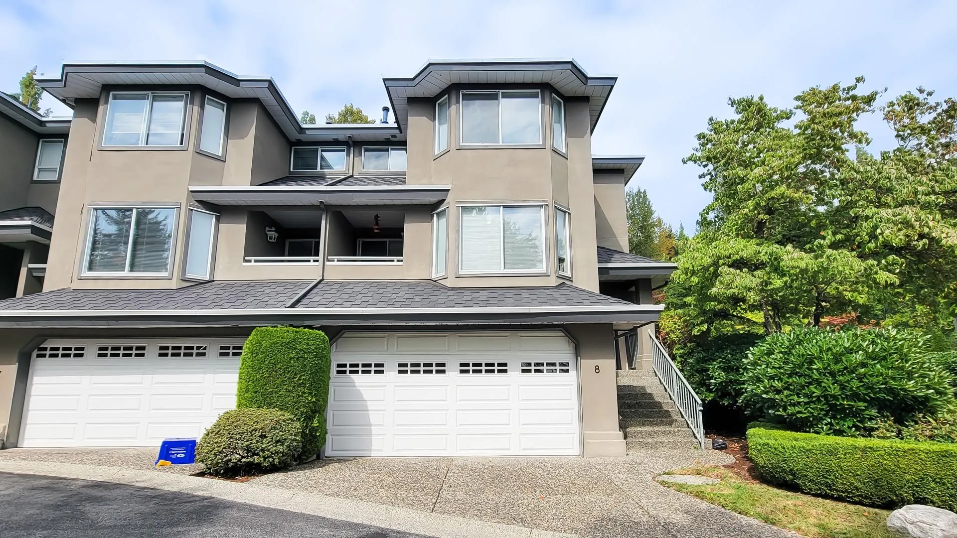 8 2990 Panorama Drive