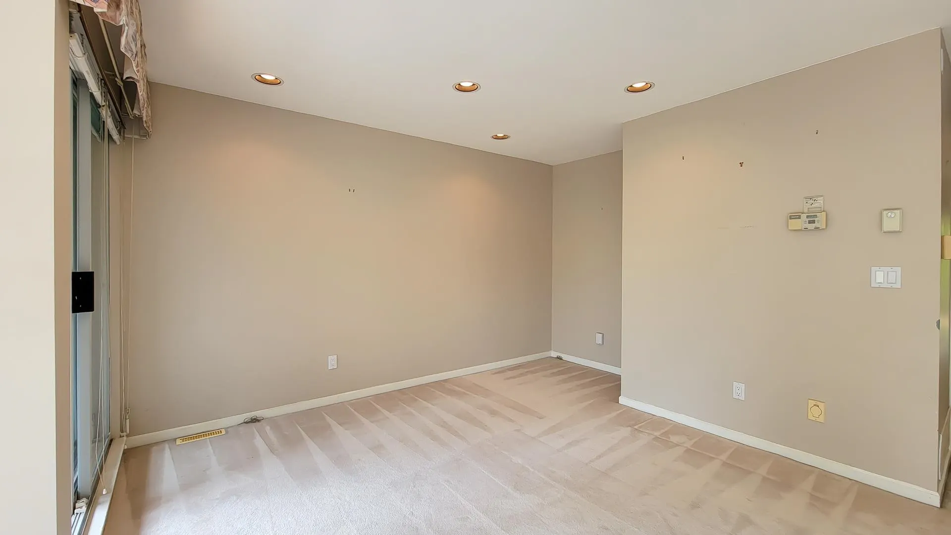 8 2990 Panorama Drive