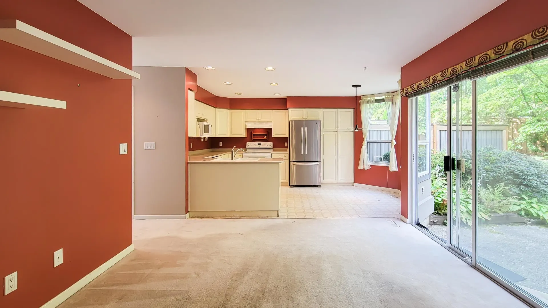 8 2990 Panorama Drive