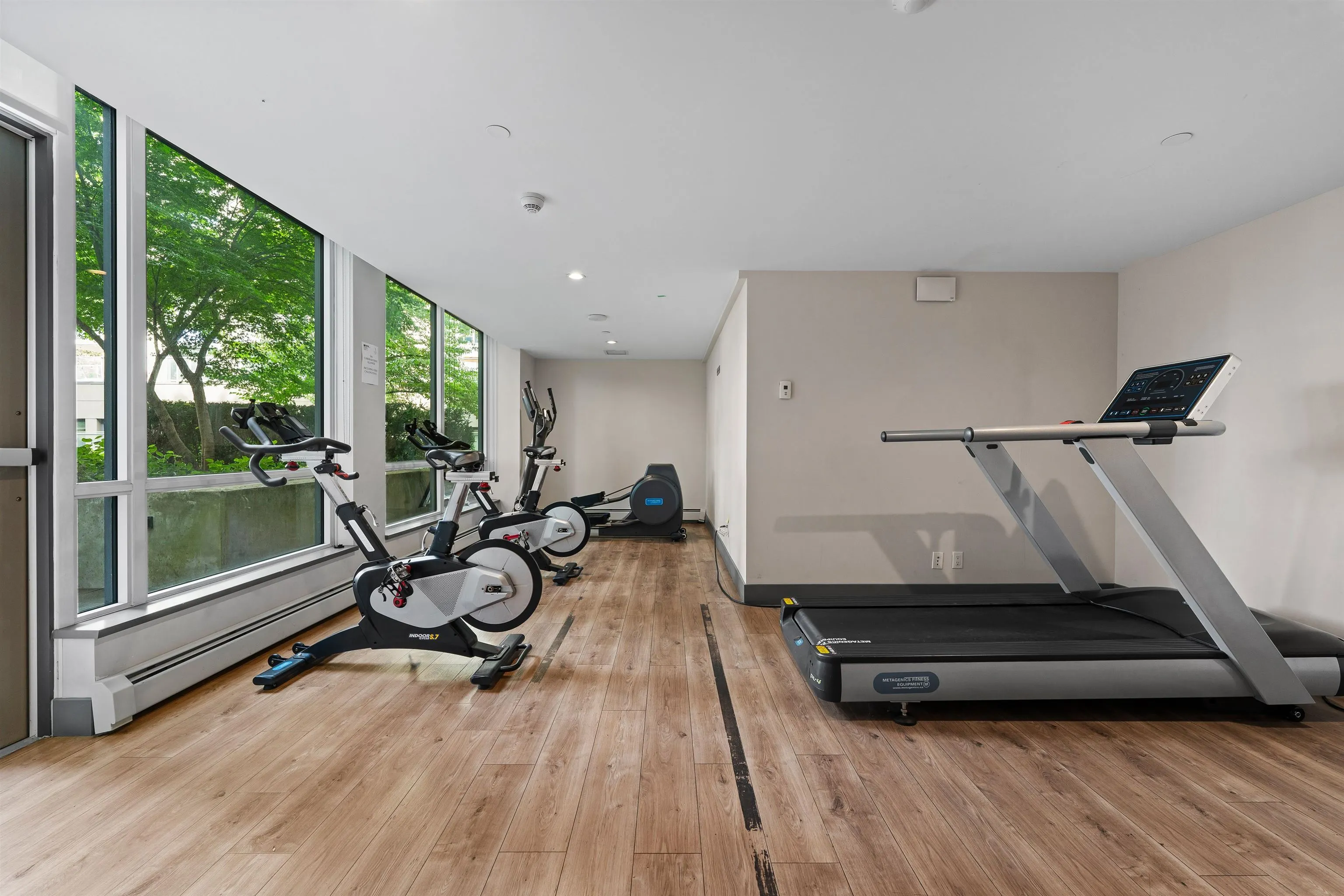 907 159 W 2nd Avenue