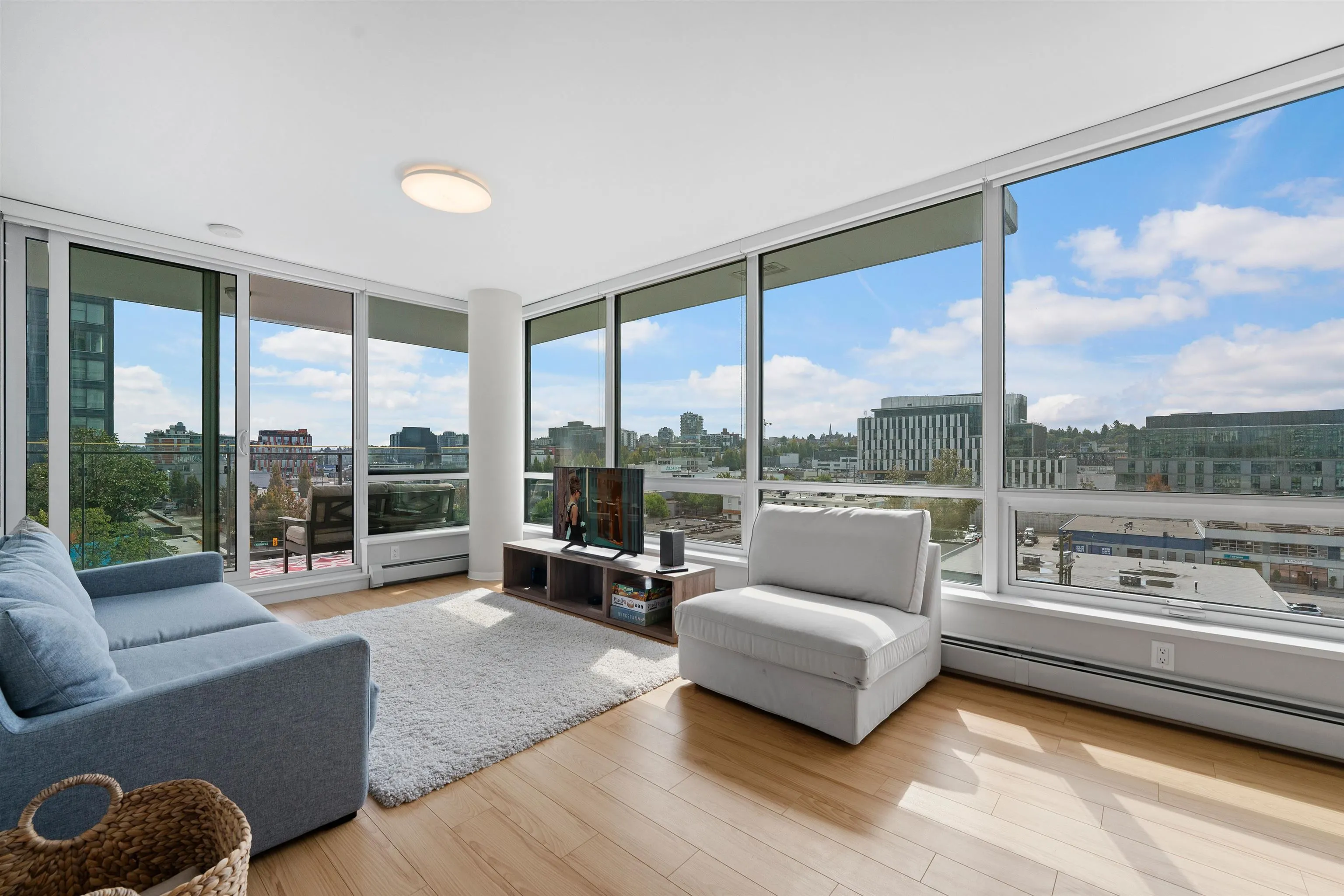 907 159 W 2nd Avenue