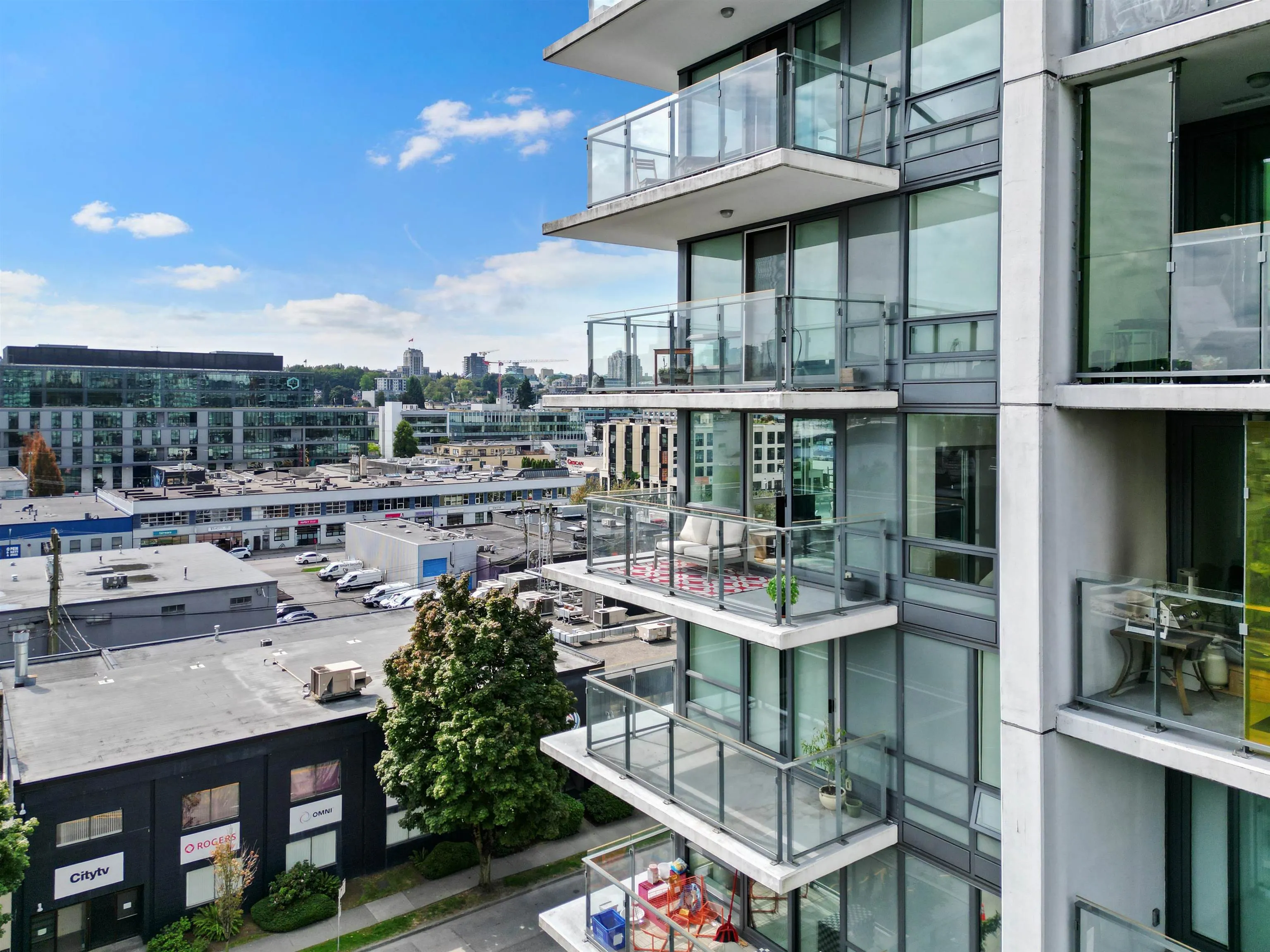 907 159 W 2nd Avenue