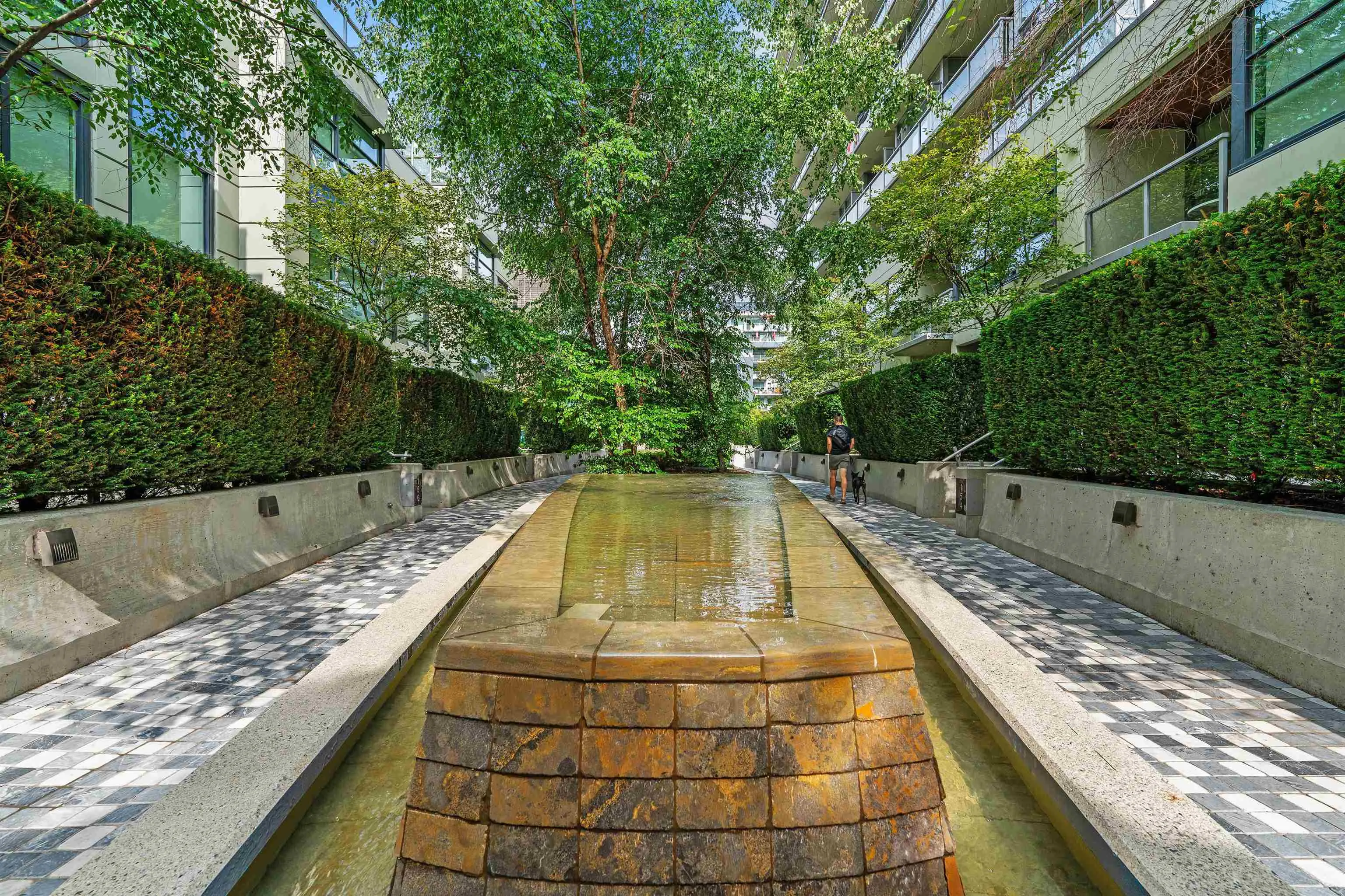 907 159 W 2nd Avenue