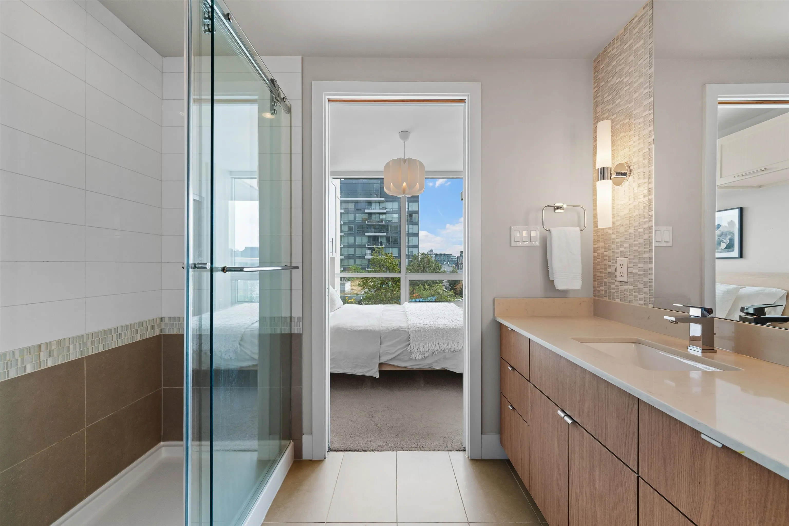 907 159 W 2nd Avenue