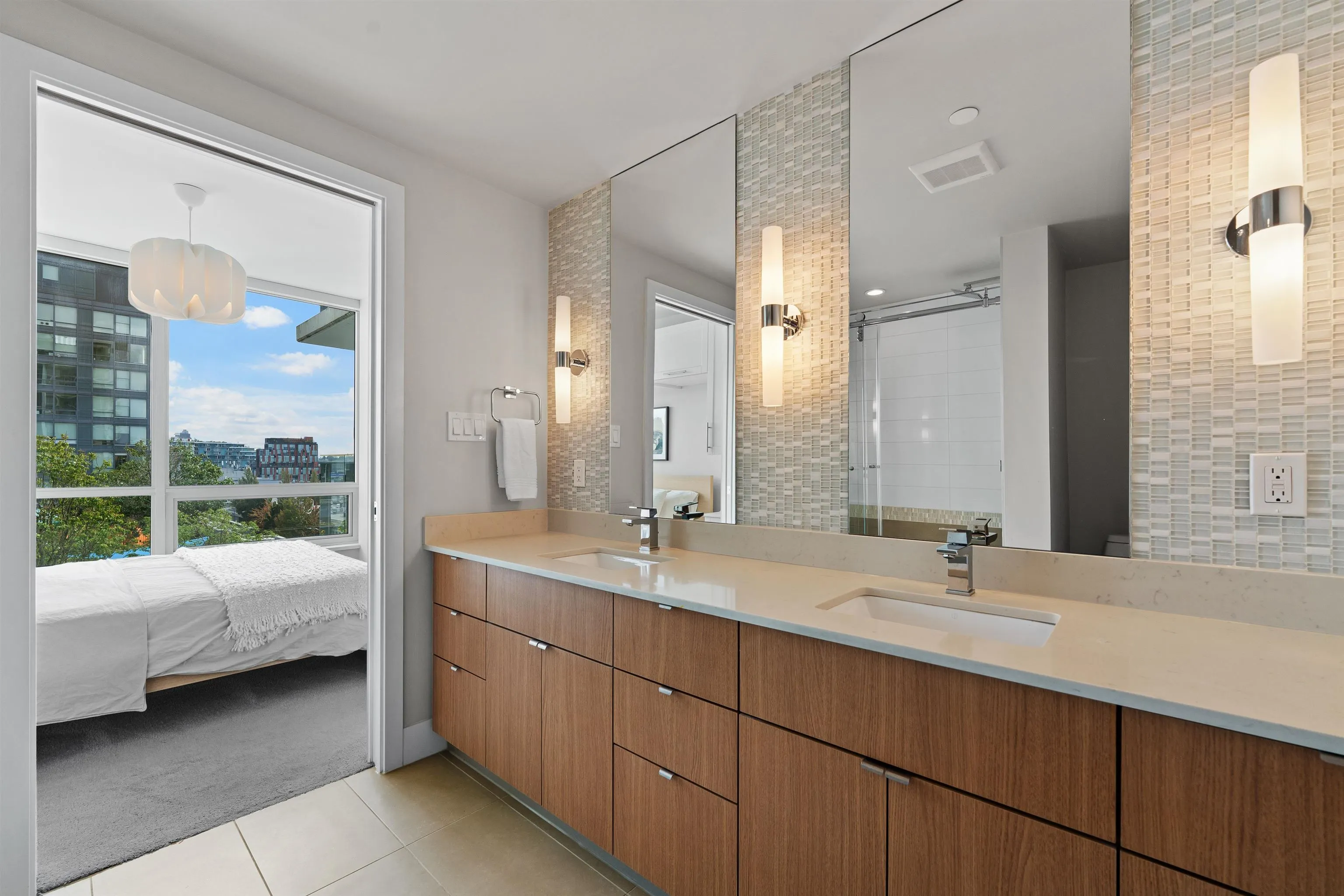 907 159 W 2nd Avenue