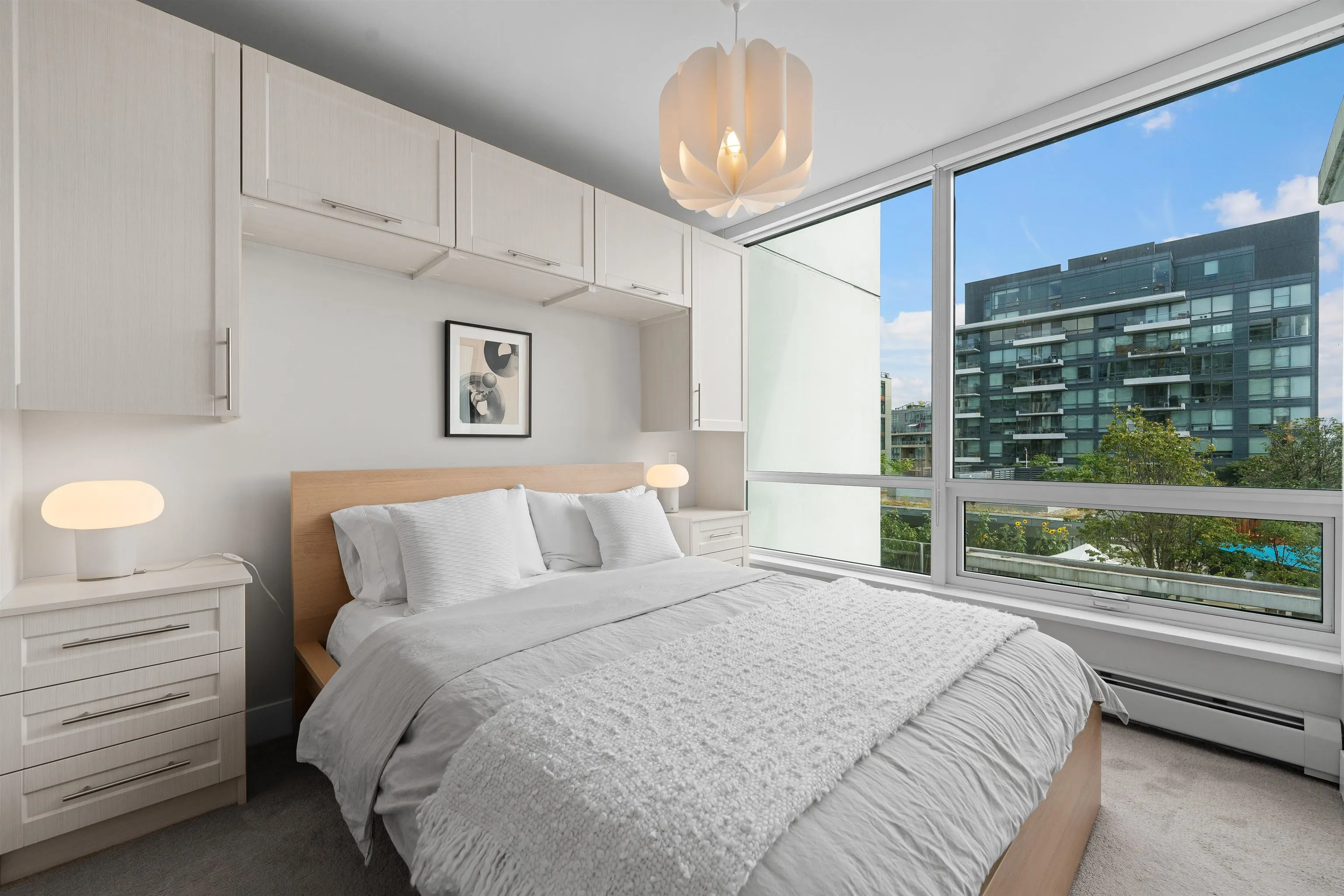 907 159 W 2nd Avenue