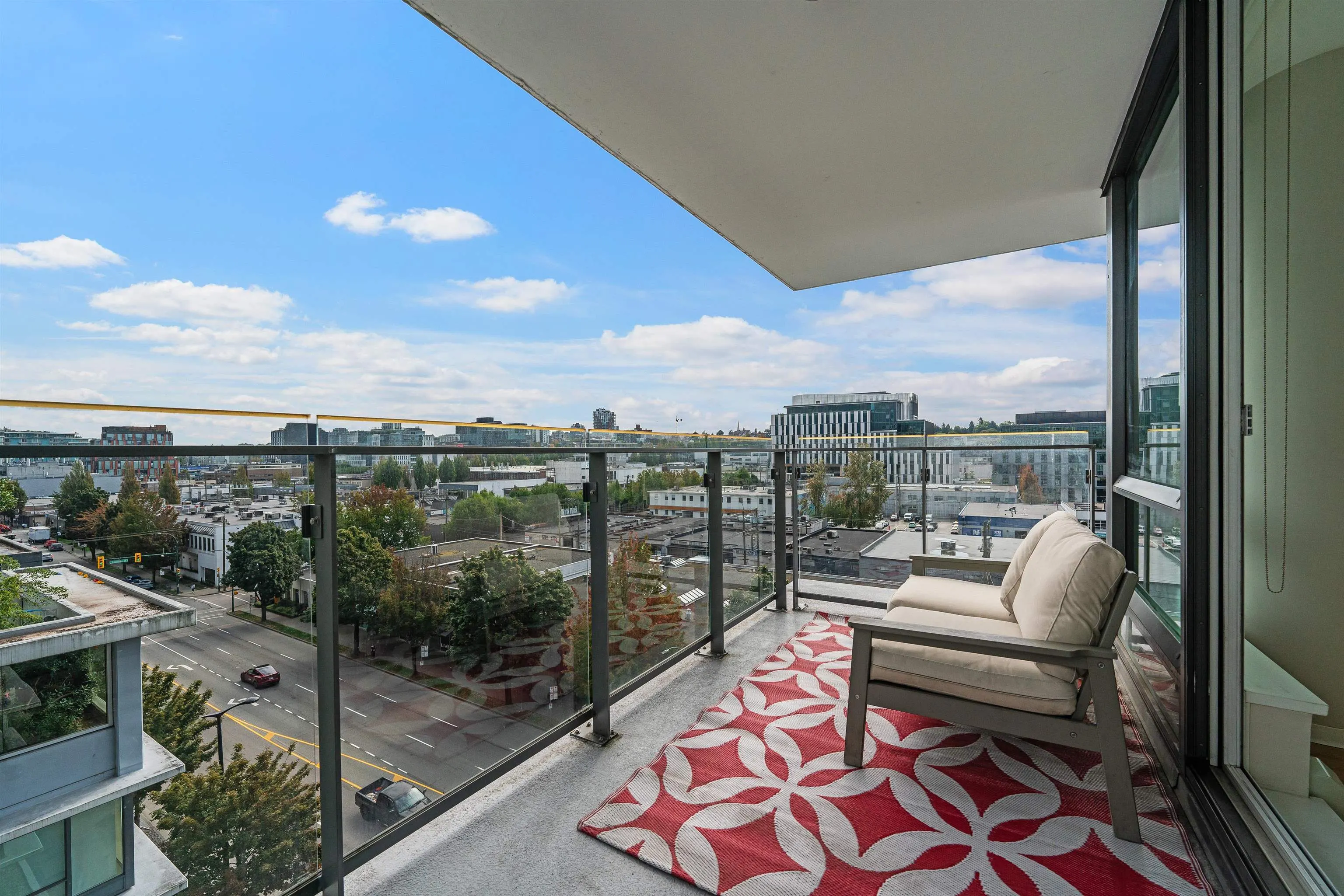 907 159 W 2nd Avenue