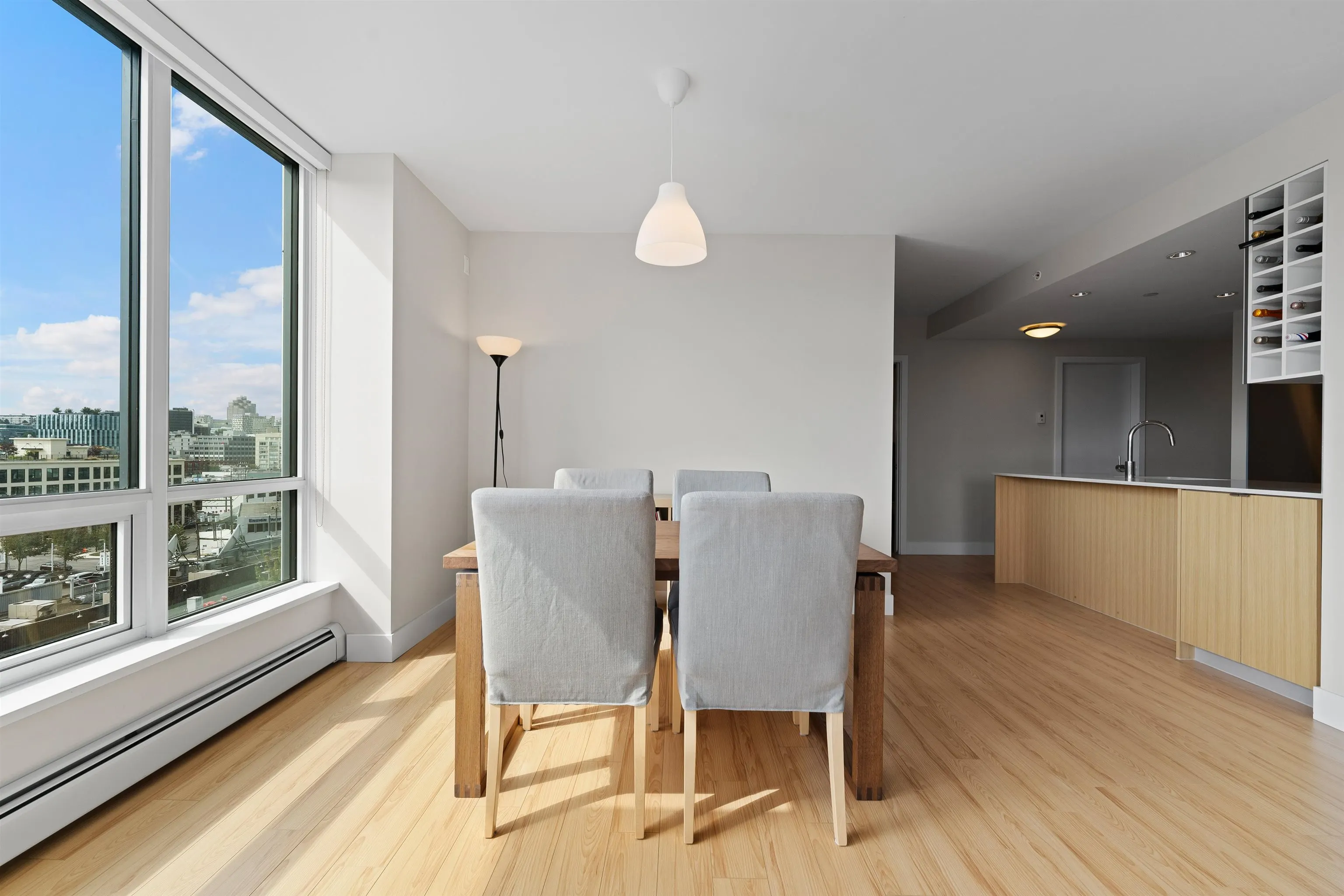 907 159 W 2nd Avenue