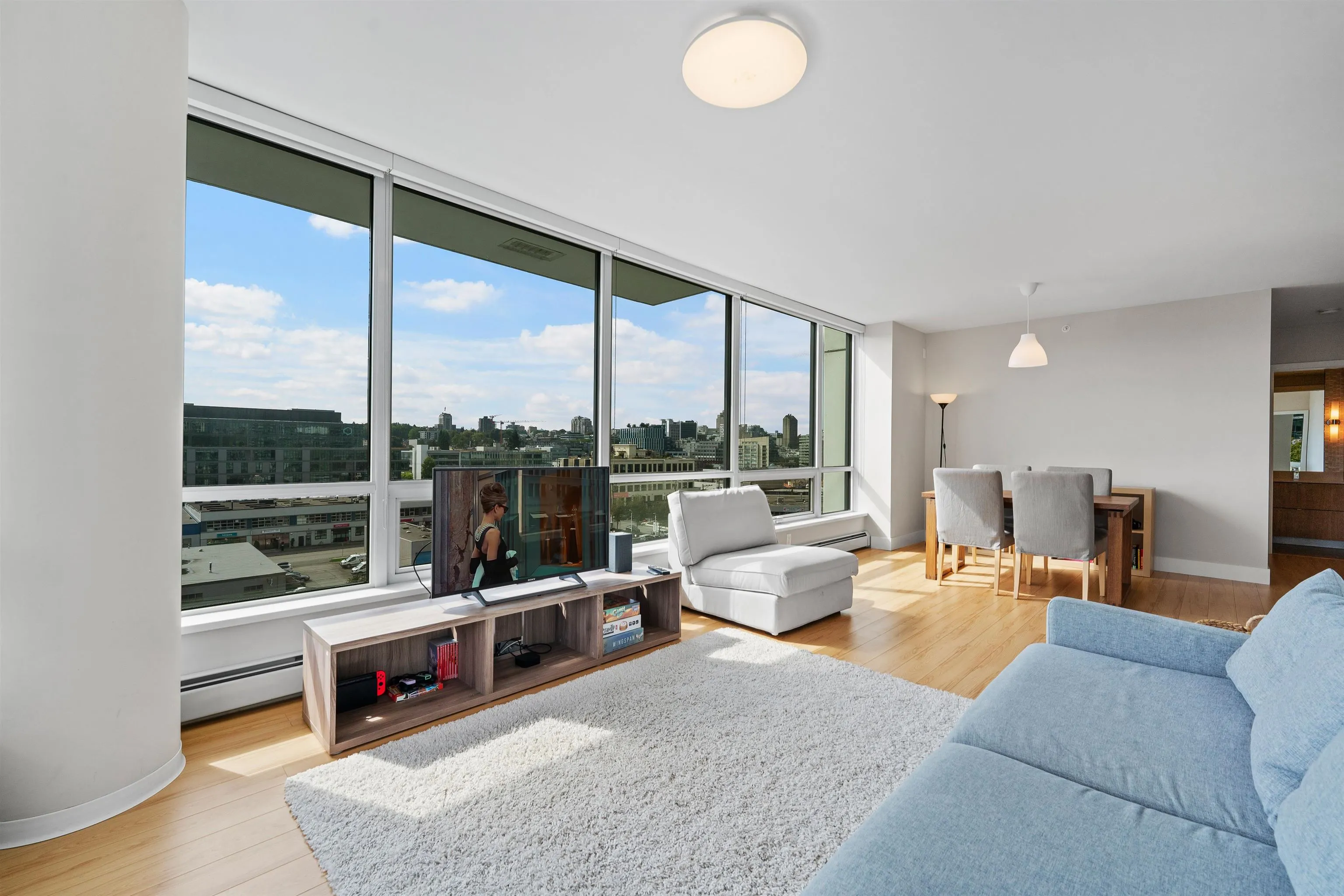 907 159 W 2nd Avenue