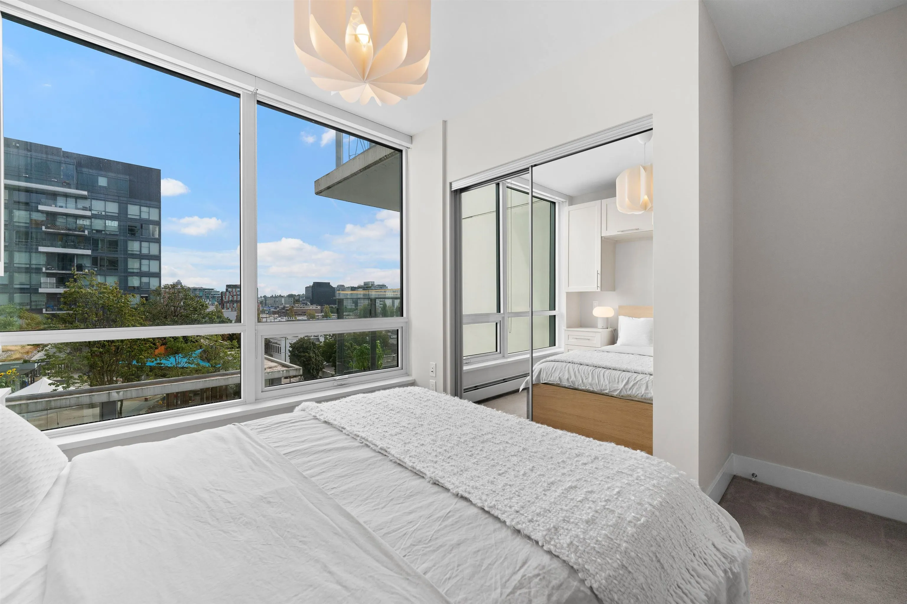 907 159 W 2nd Avenue