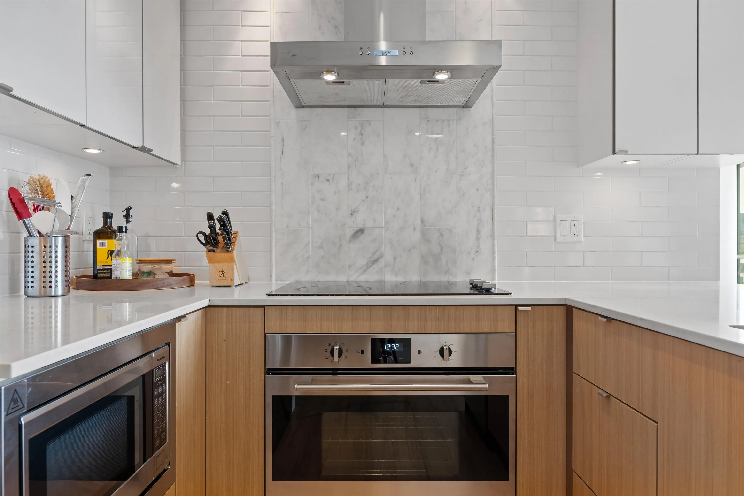 907 159 W 2nd Avenue