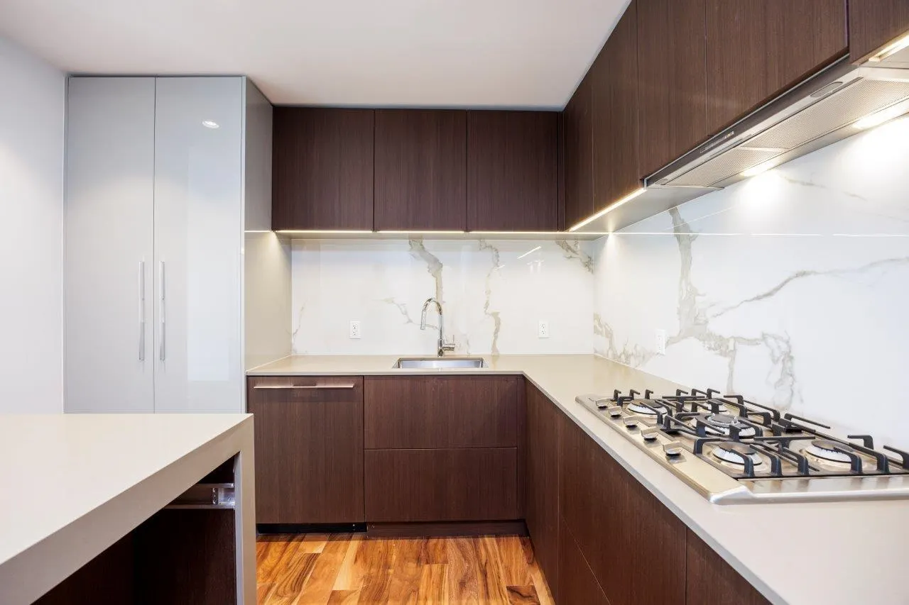 1008 1632 Lions Gate Lane