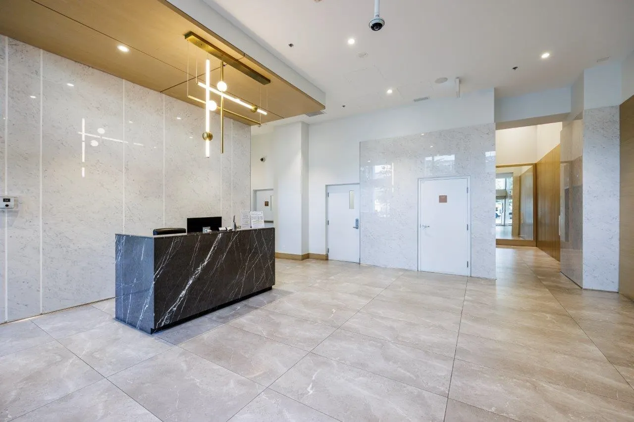 1008 1632 Lions Gate Lane