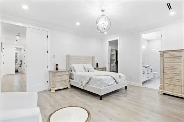 18065 58a Avenue