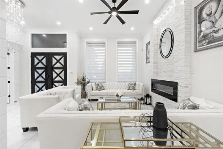 18065 58a Avenue