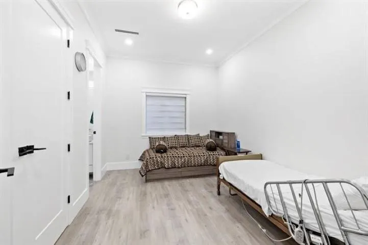 18065 58a Avenue