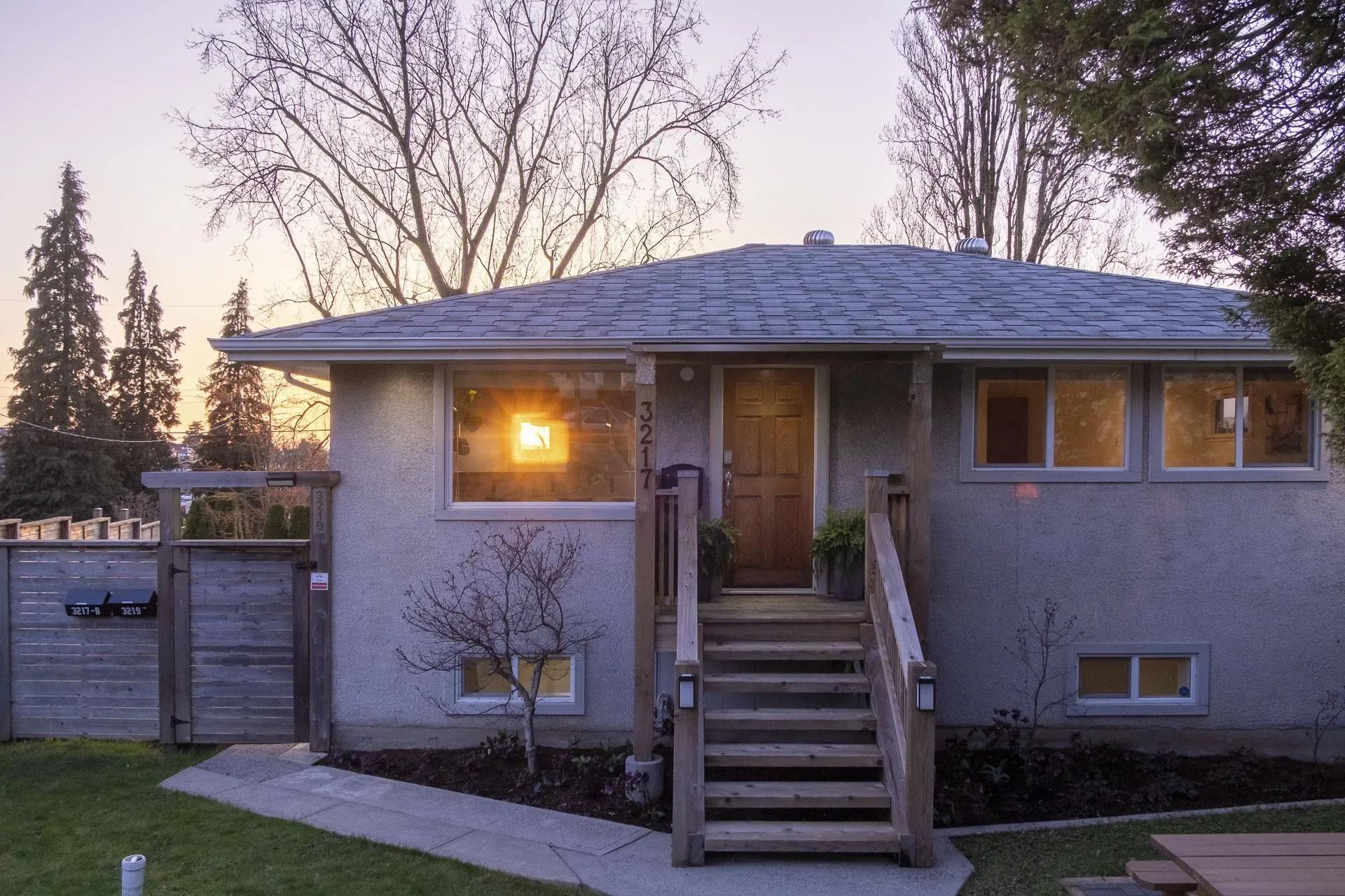 3217 Matapan Crescent
