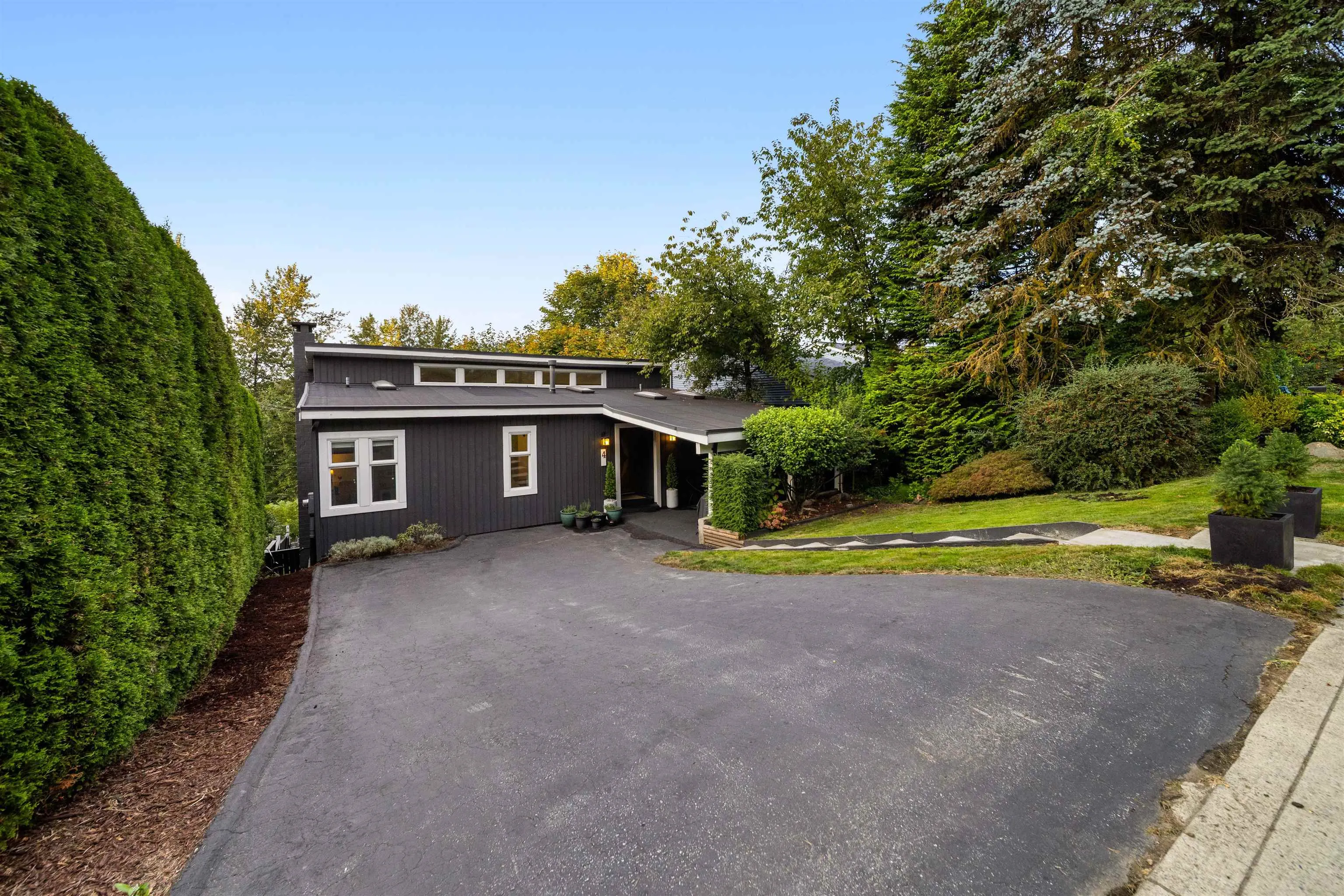 4 Noble Court