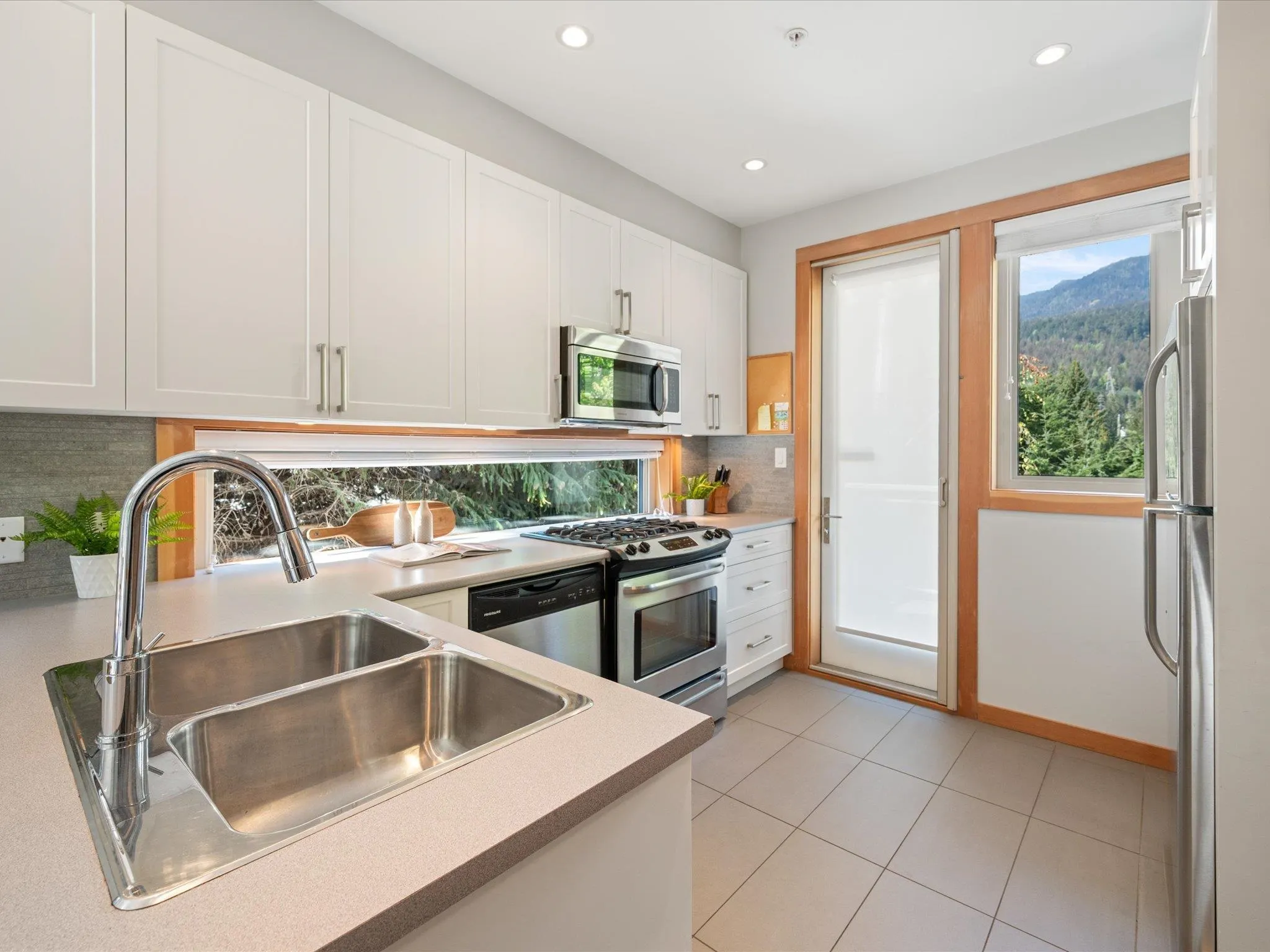1 2007 Karen Crescent