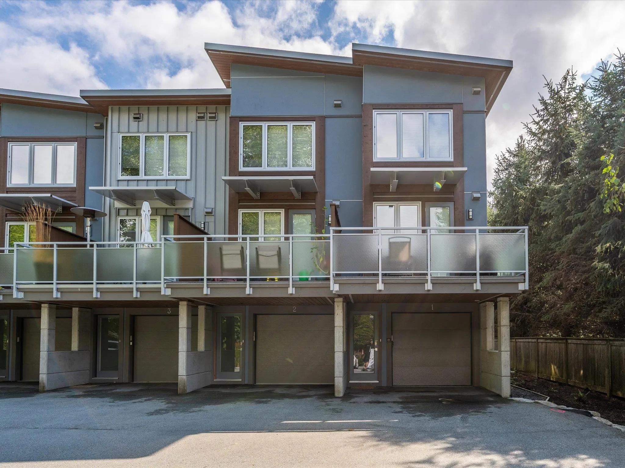 1 2007 Karen Crescent
