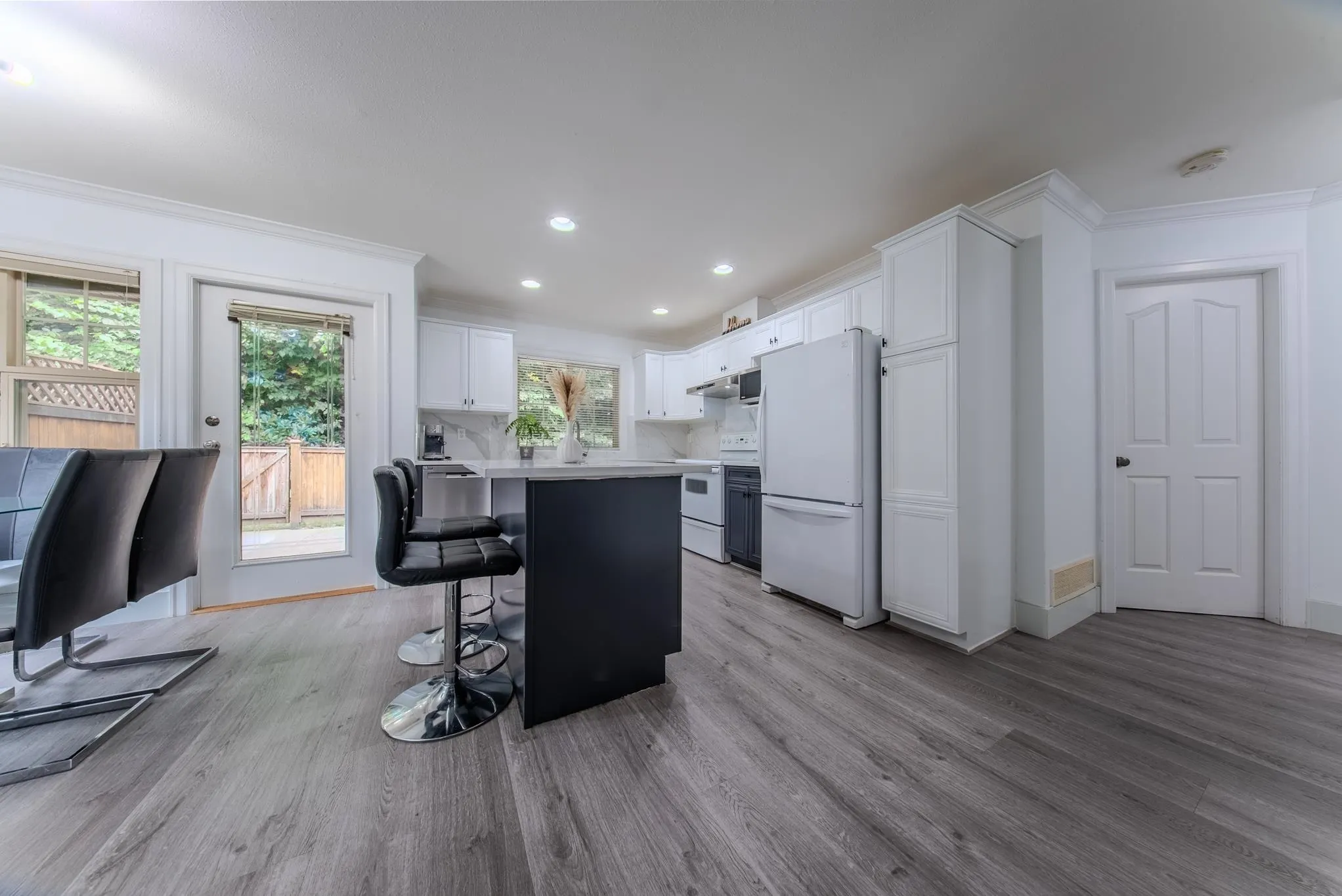 68 6887 Sheffield Way