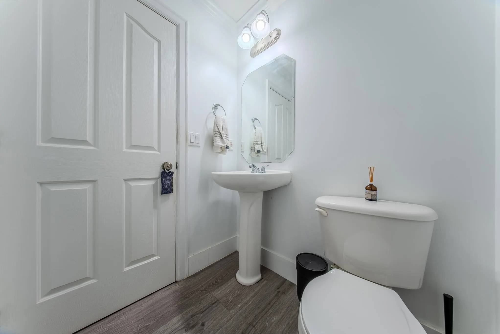 68 6887 Sheffield Way