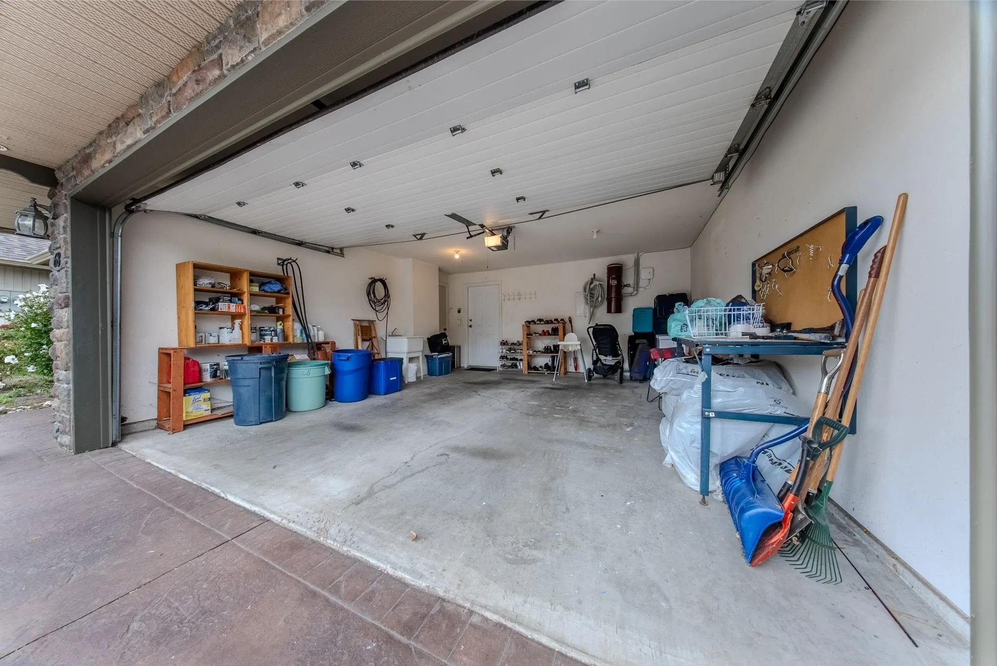 68 6887 Sheffield Way