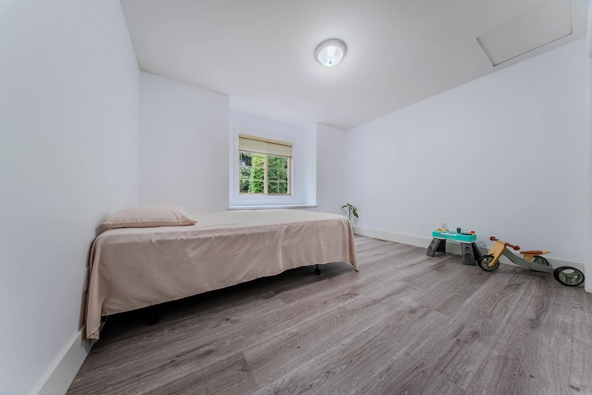 68 6887 Sheffield Way