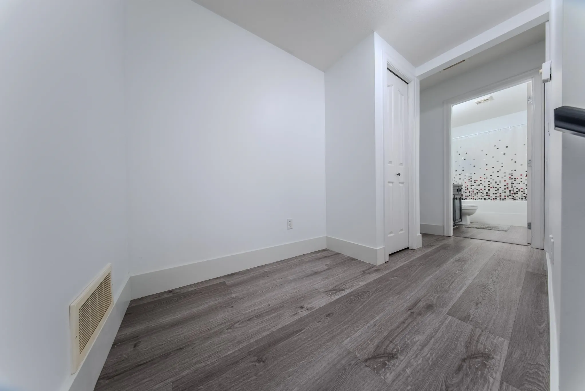 68 6887 Sheffield Way