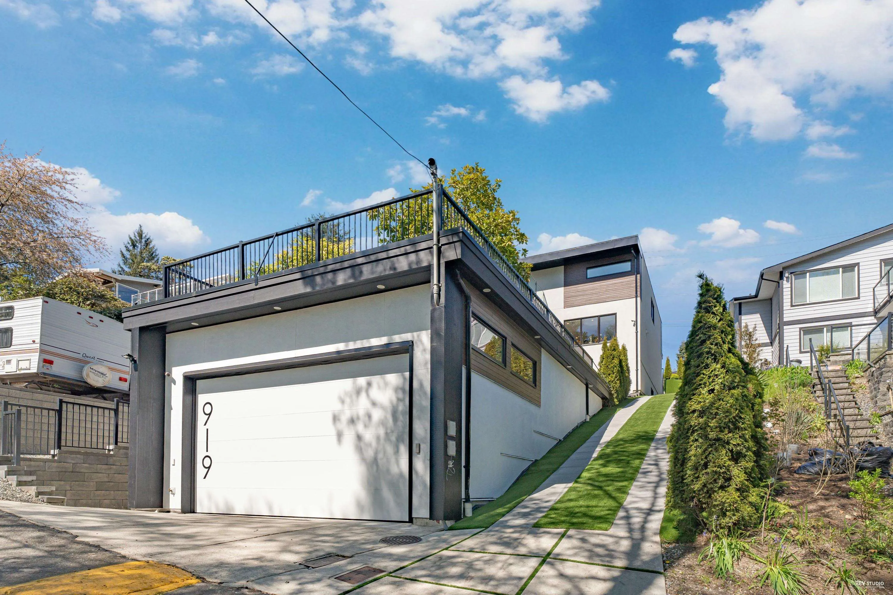 919 E 4th Street