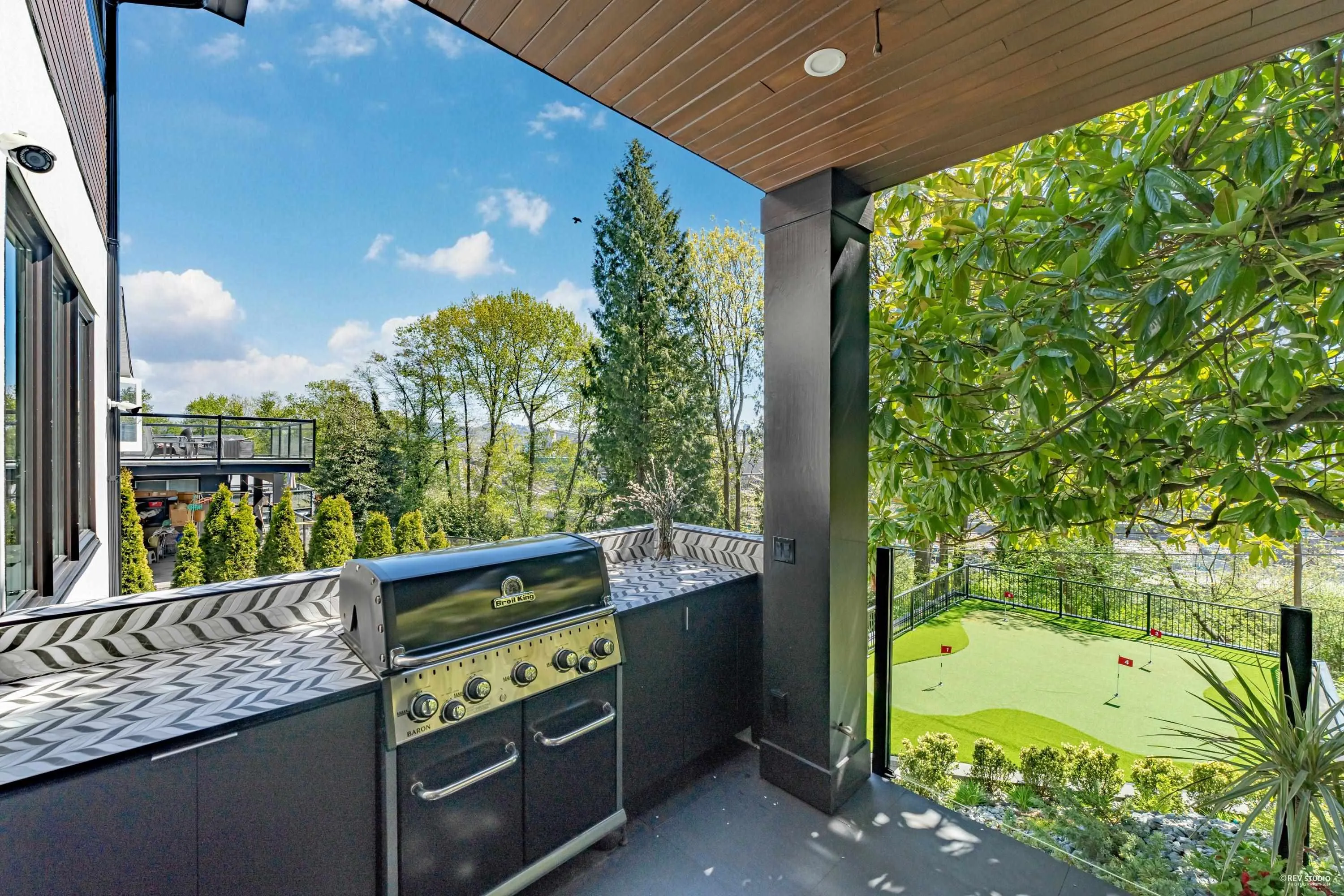 919 E 4th Street