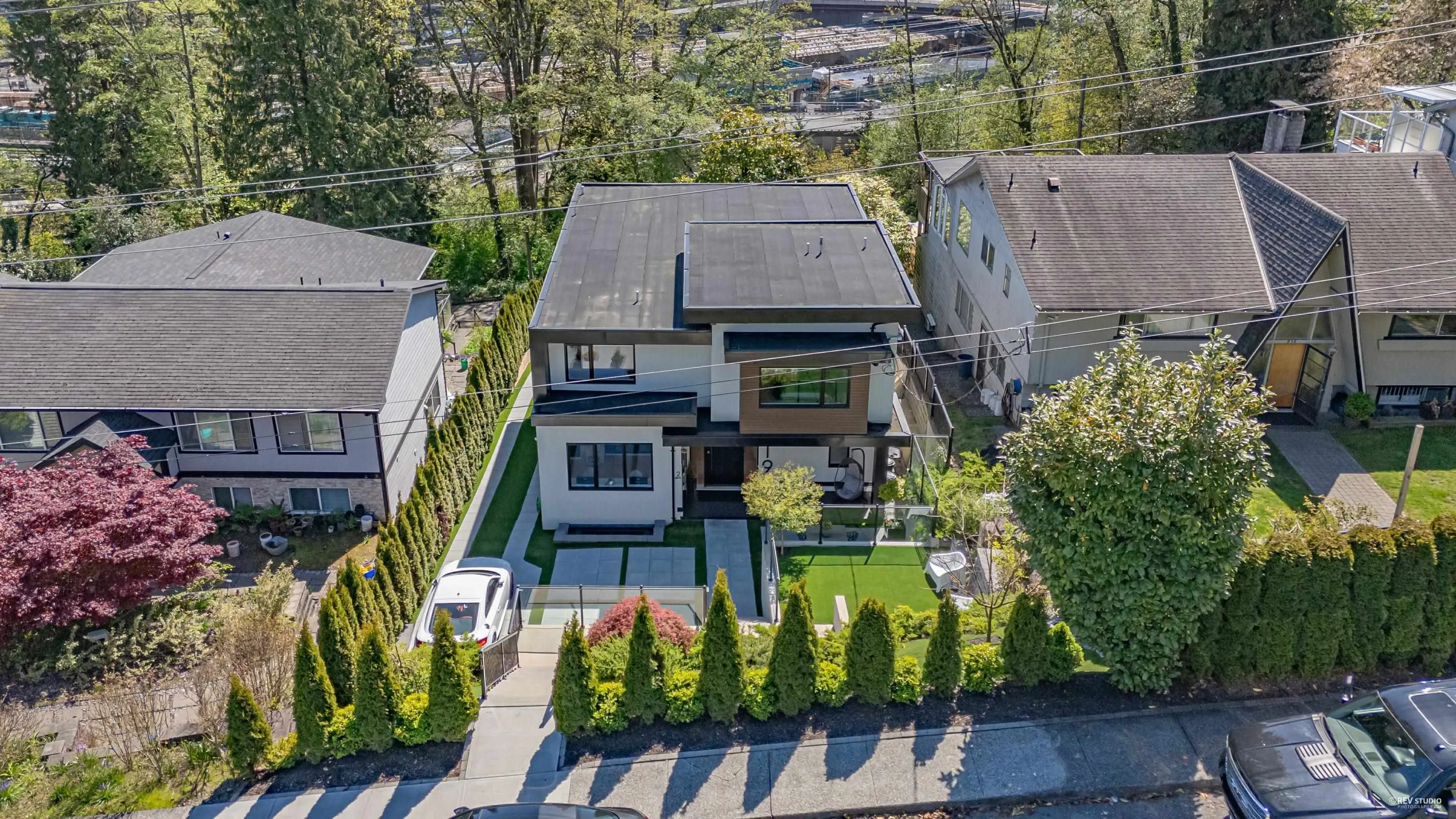 919 E 4th Street