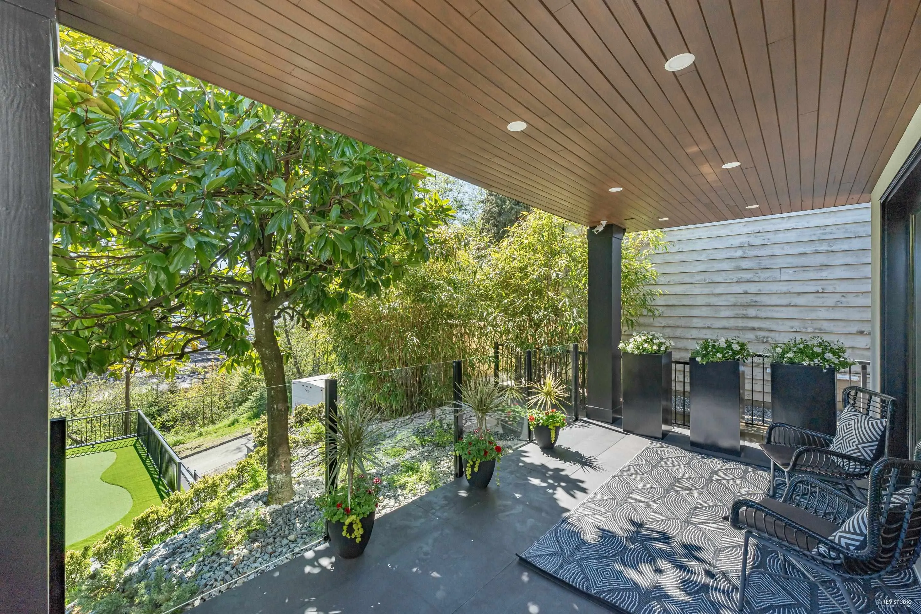 919 E 4th Street