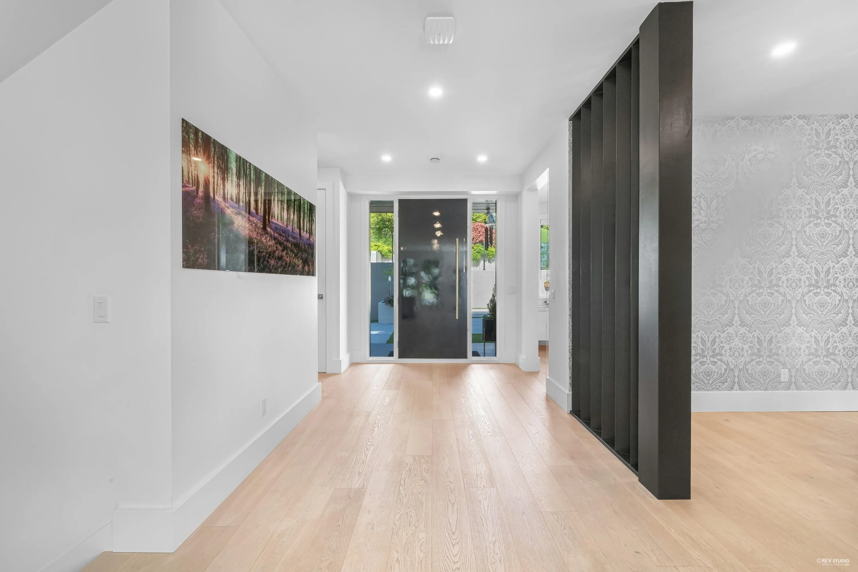919 E 4th Street