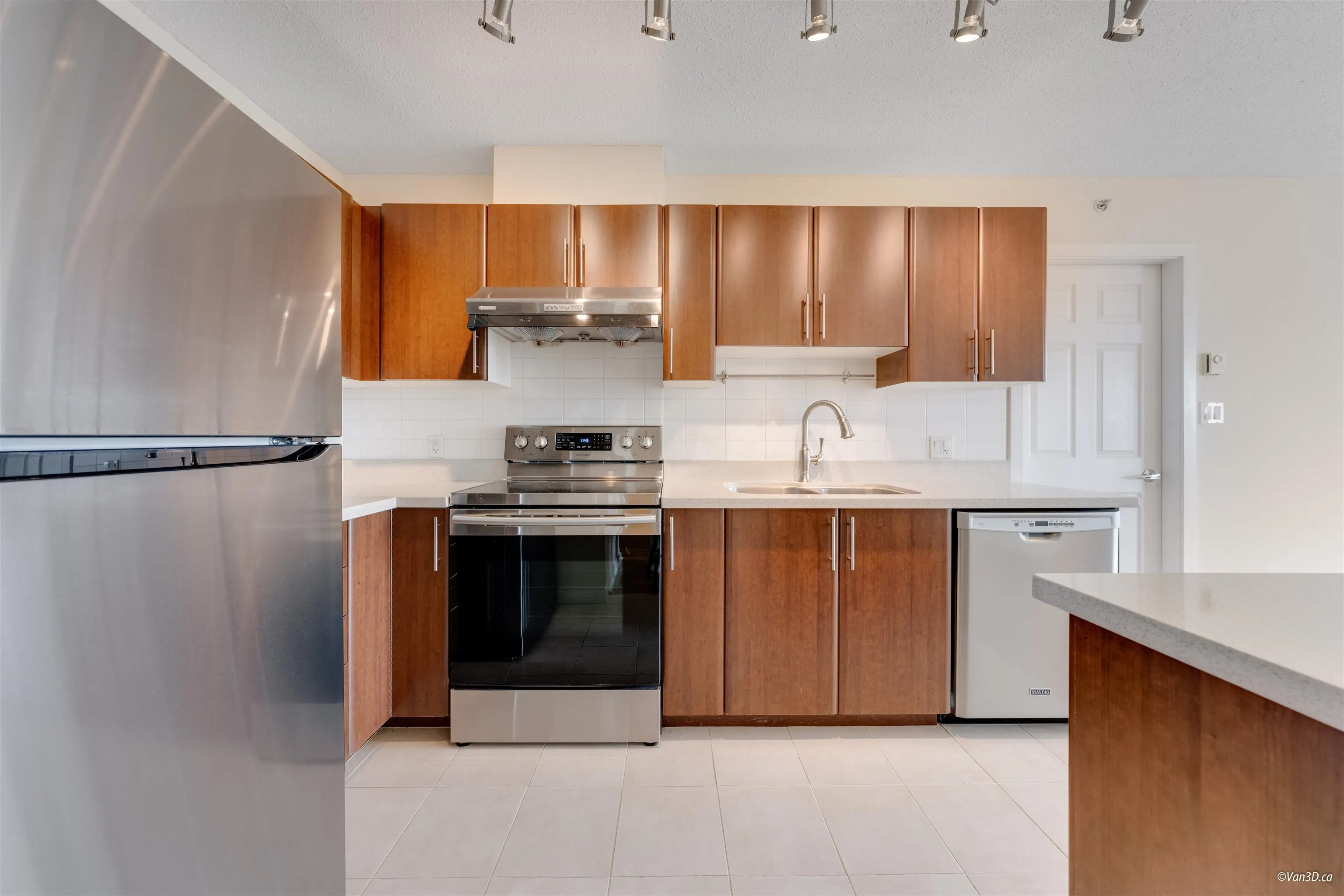 3102 1178 Heffley Crescent