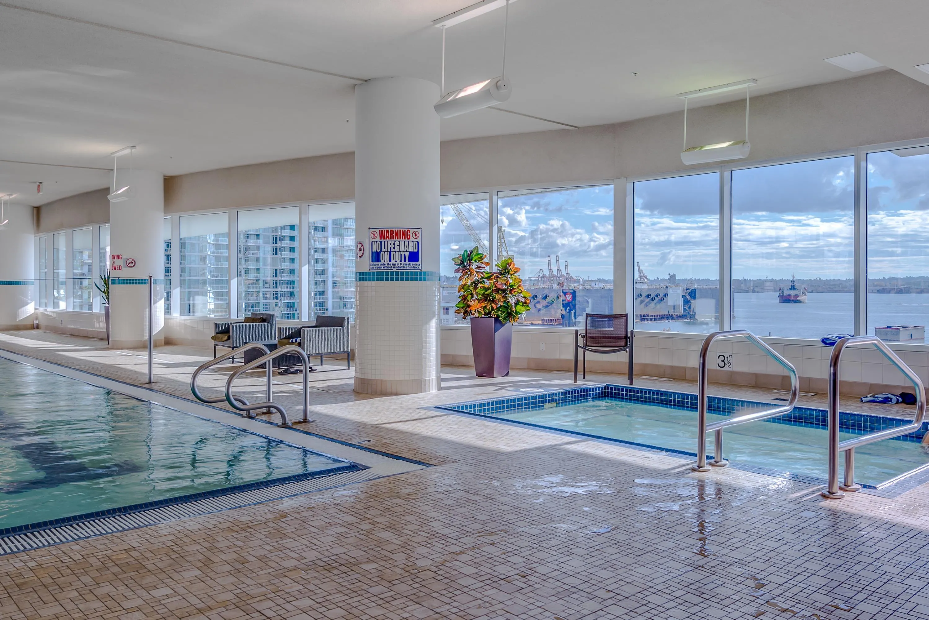 602 133 E Esplanade
