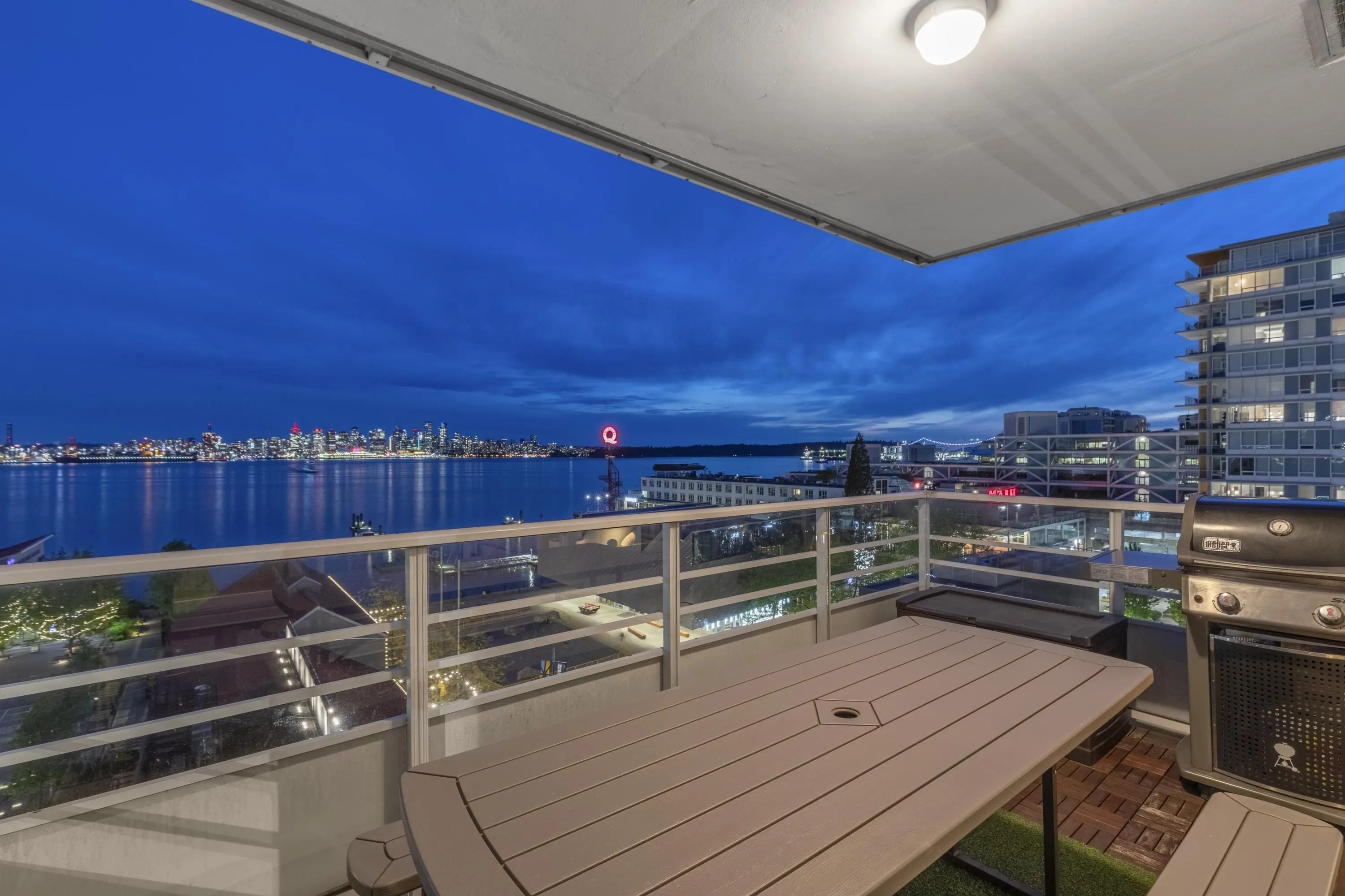 602 133 E Esplanade