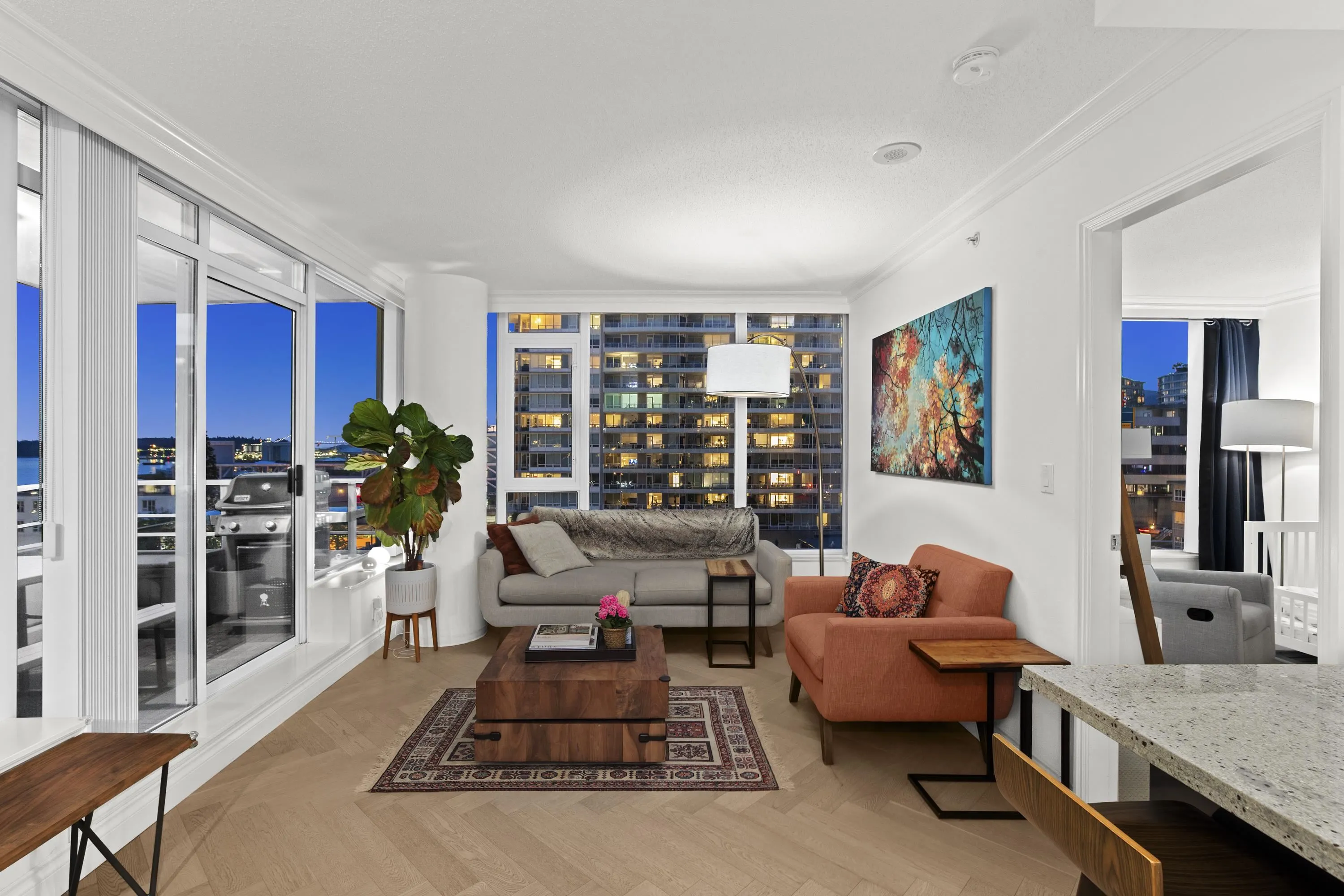 602 133 E Esplanade